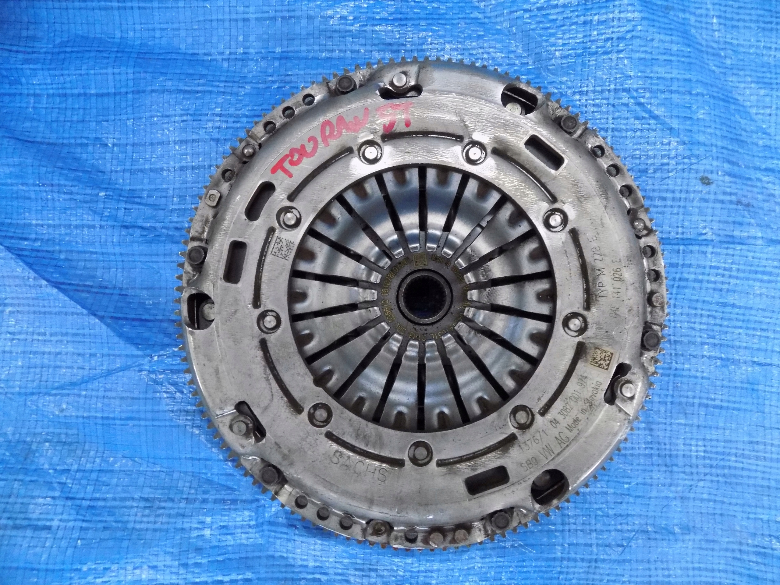 clutch complete TOURAN 5T III1,4 TSI