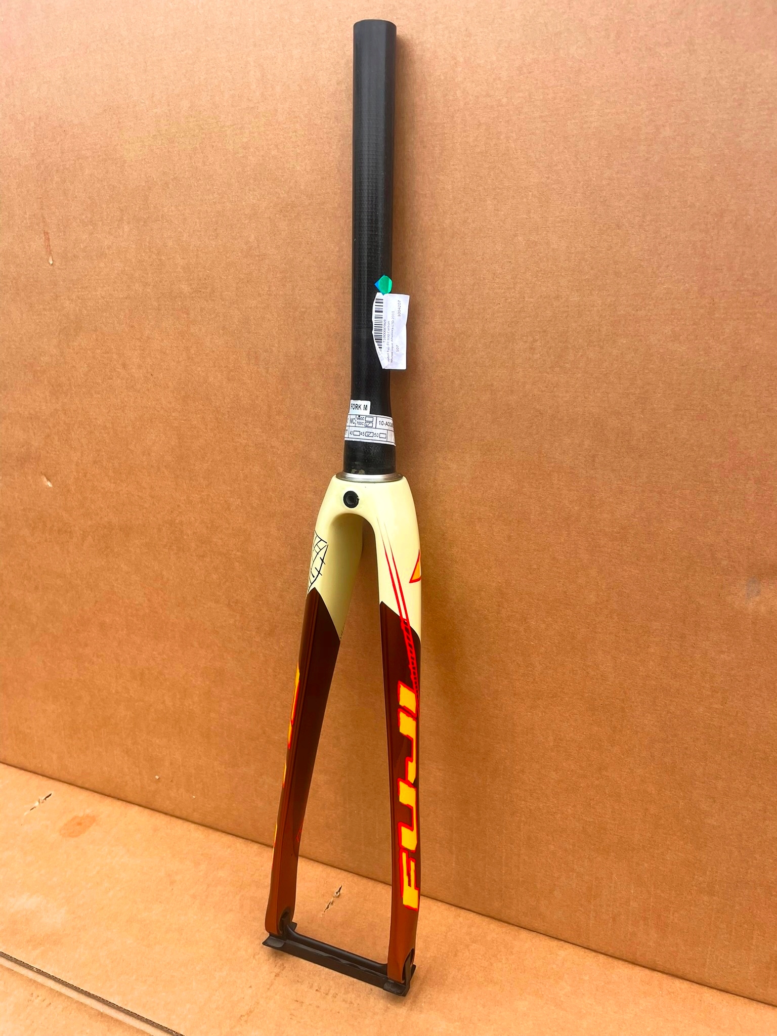 Lekki Widelec Carbonowy Fuji FC330 Carbon Tapered Qr Hamulec szczękowy