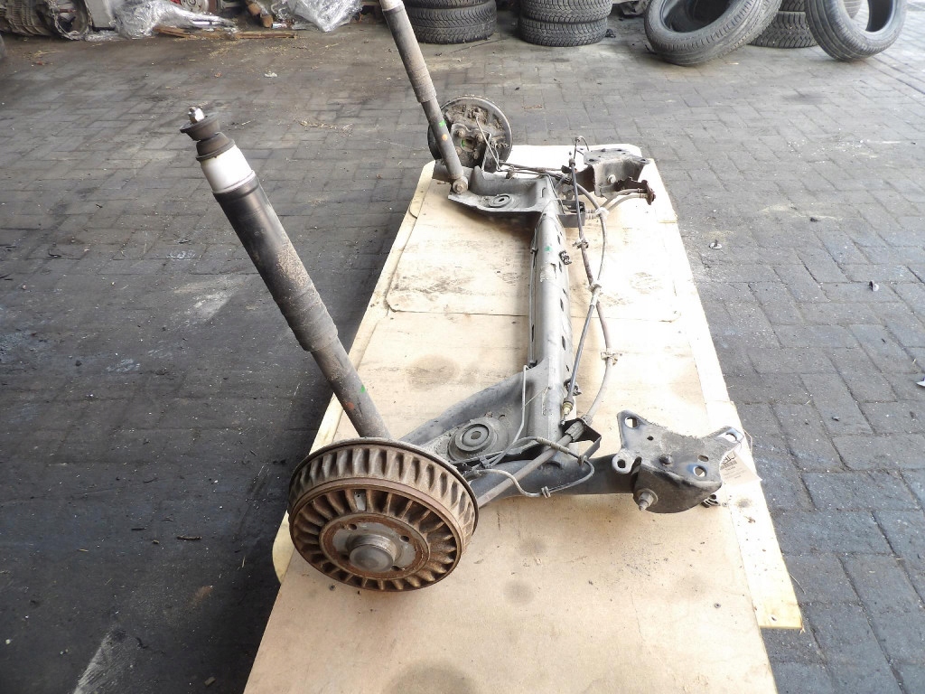 RENAULT CLIO 4 IV KOMBI axis rear sider
