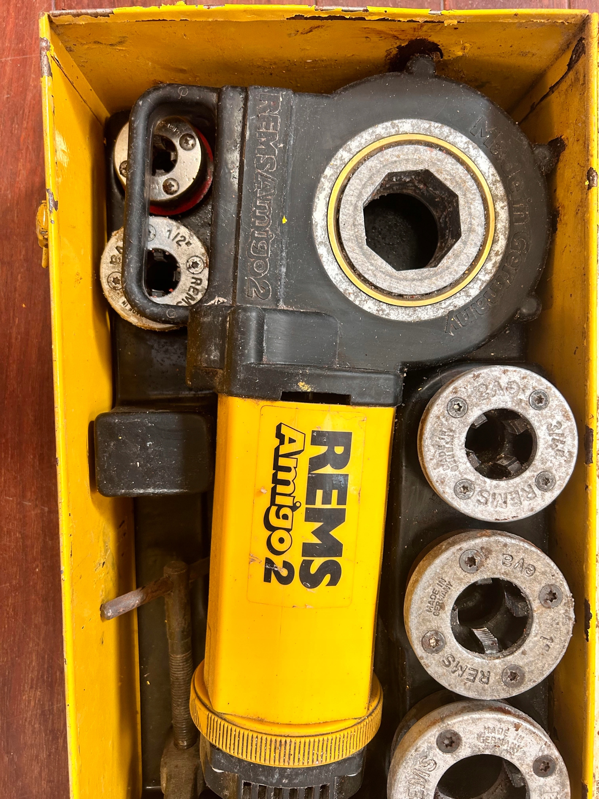 Gwintownica Rems Amigo 2 + Gwinty 6 SZT + Walizka Kod producenta 530X20