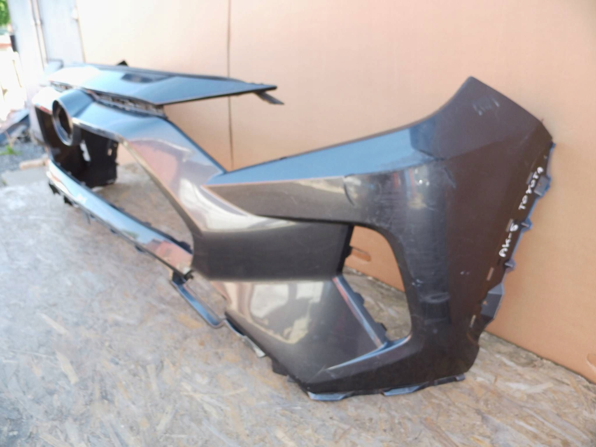 Toyota RAV4 v 2018-2022 bumper front front