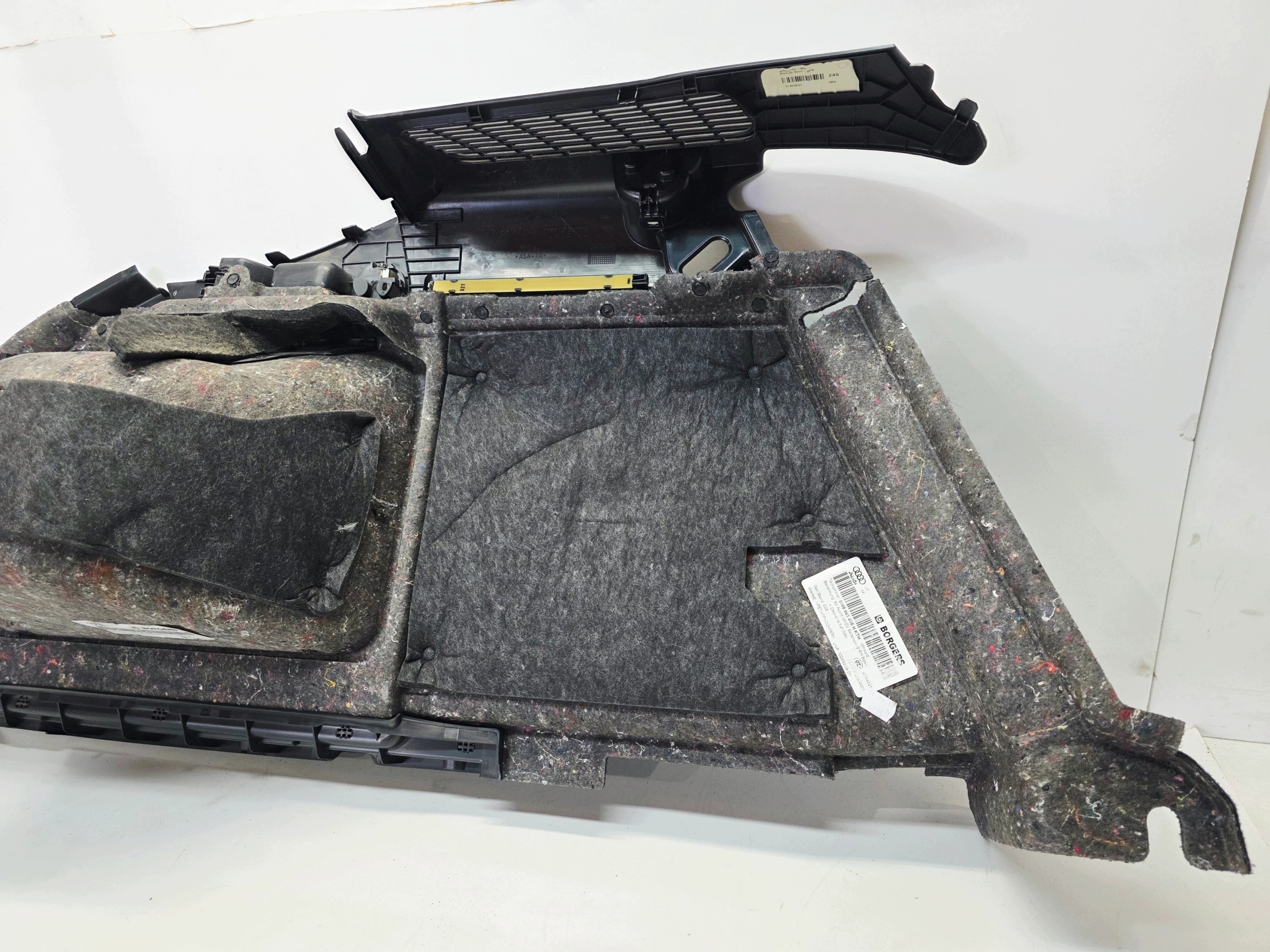 boot upholstery right AUDI A4 B9 AVANT 8W9863880H KTH