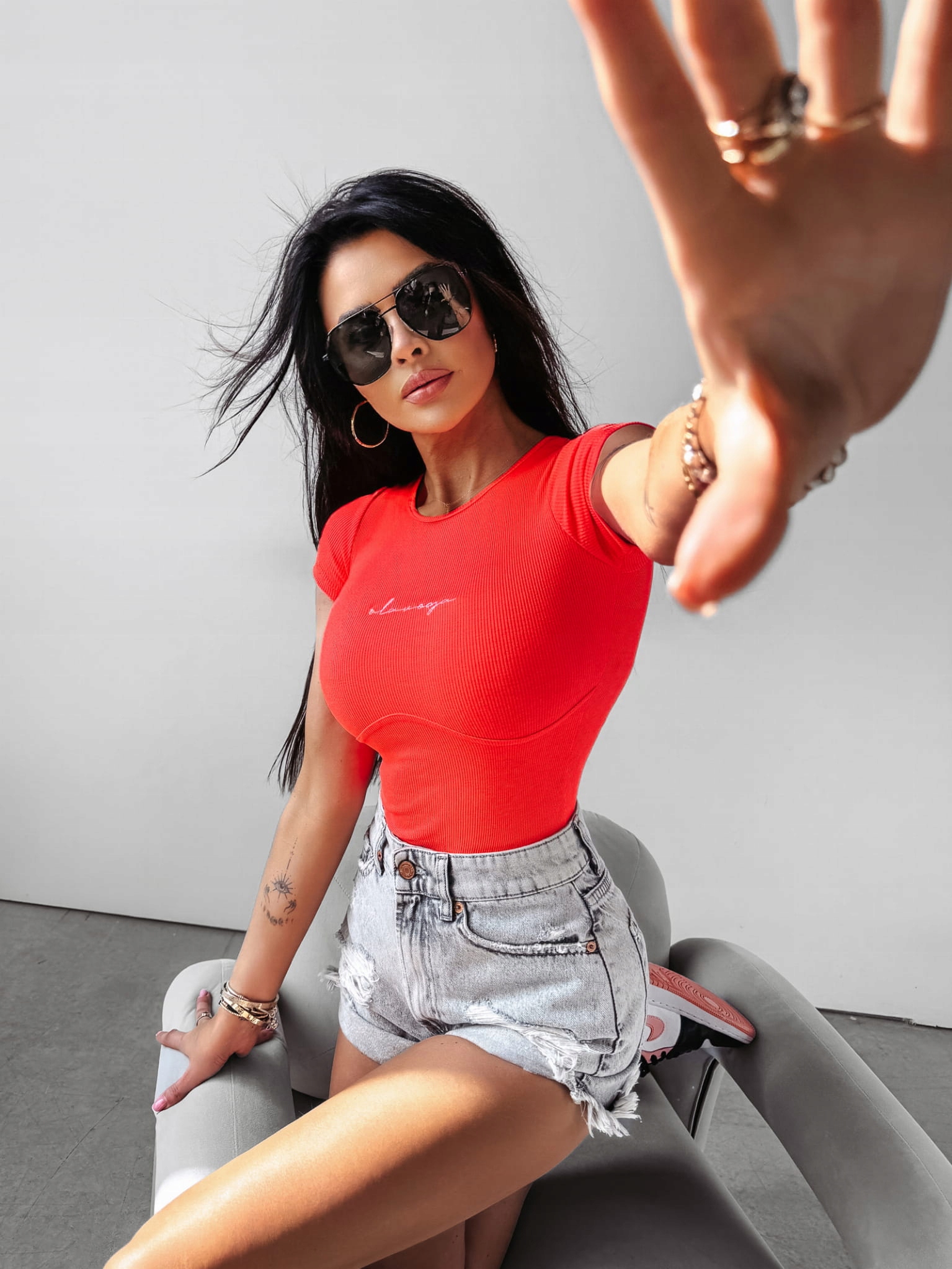 Body OLAVOGA PEARL neon róż - M Dekolt okrągły