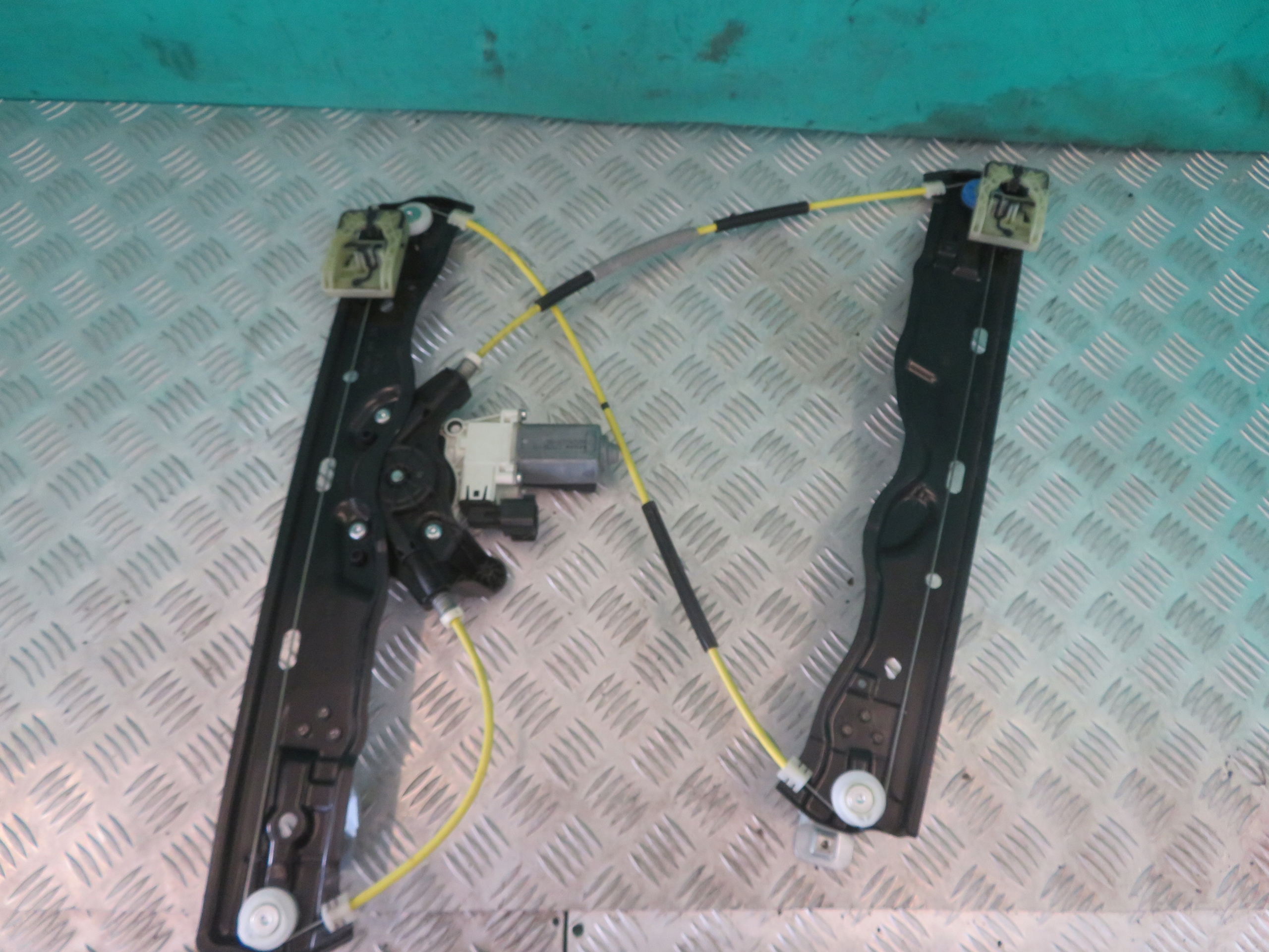 window regulator left front LAND ROVER VELAR L560 22R J8A2-23201-AF