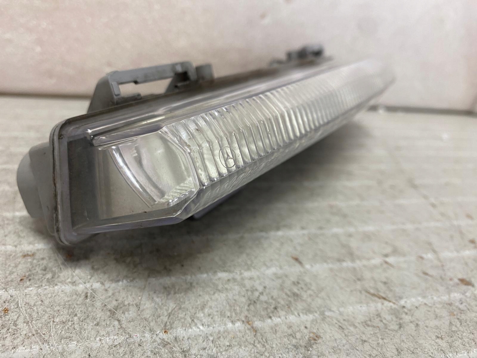 галоген левая led W212 W204 e класс C A2049068900