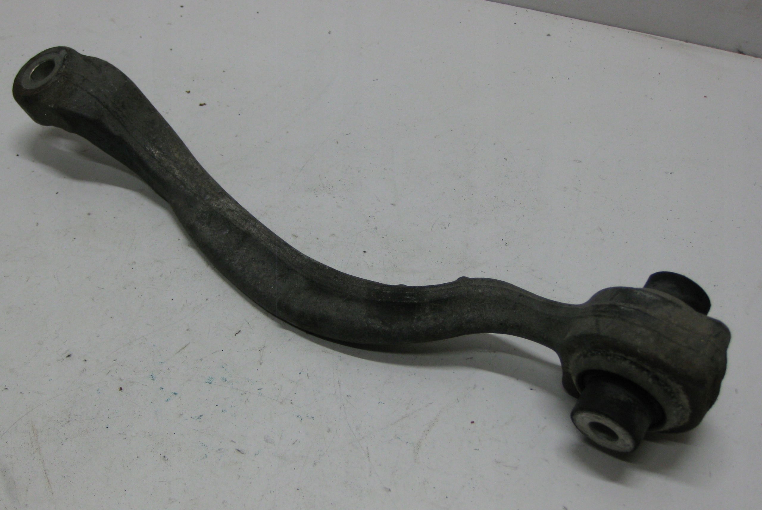 MERCEDES W212 LIFT E KLASA 13R arm front left lower A21204