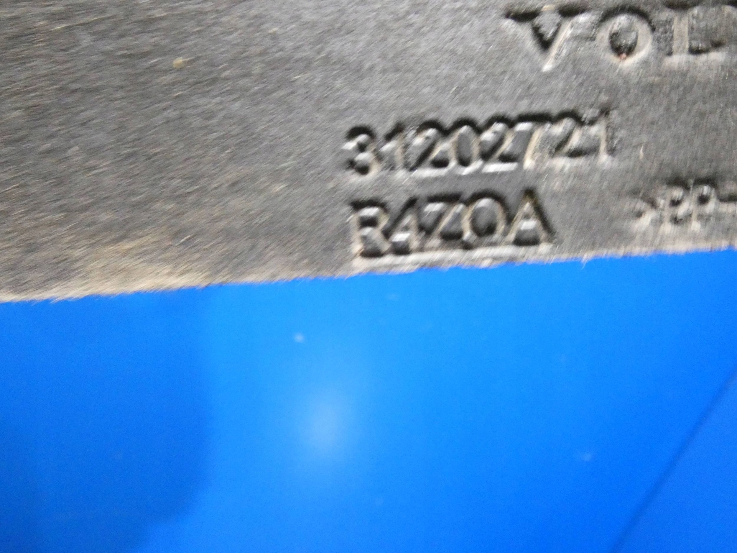 VOLVO V60 and S60 II cover chassis lower right