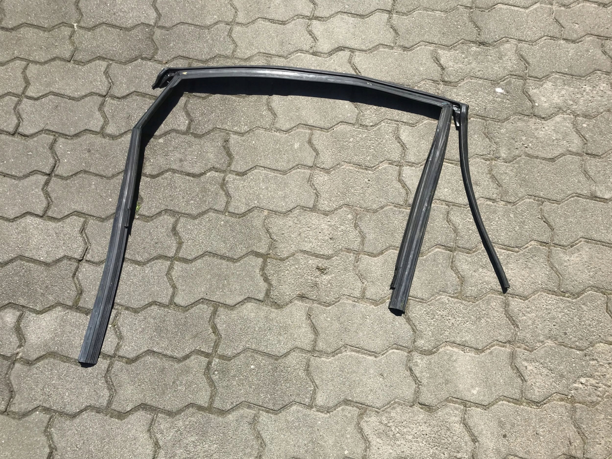 gasket windows left rear part AUDI Q7 4M