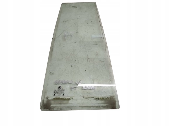 SKODA OCTAVIA 1 I LIFT 00- KOMBI SZYBA PRAWA TYŁ MAŁA