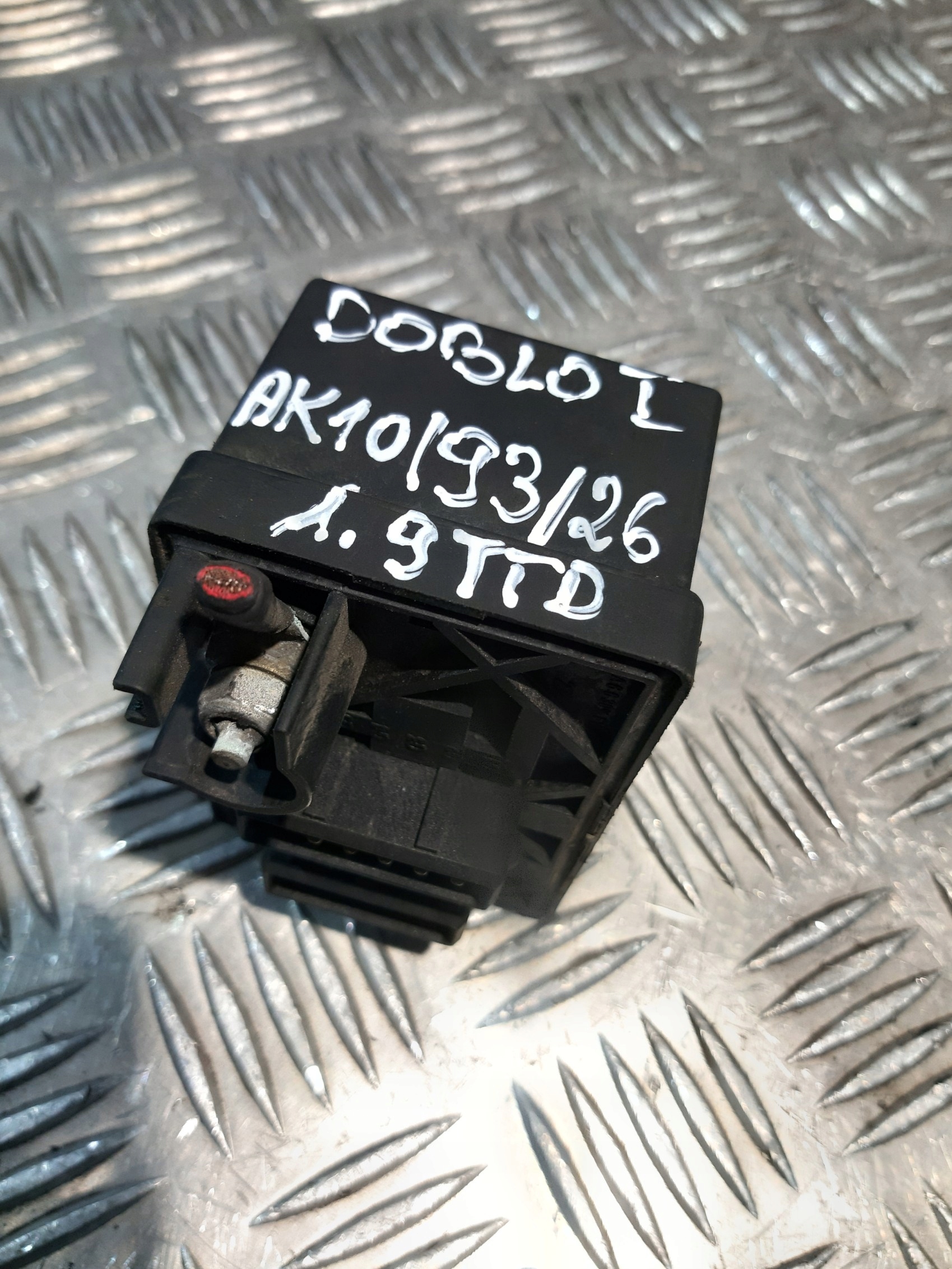 Relè candele ZAROWYCH FIAT DOBLO e 1.9JTD 51299012C