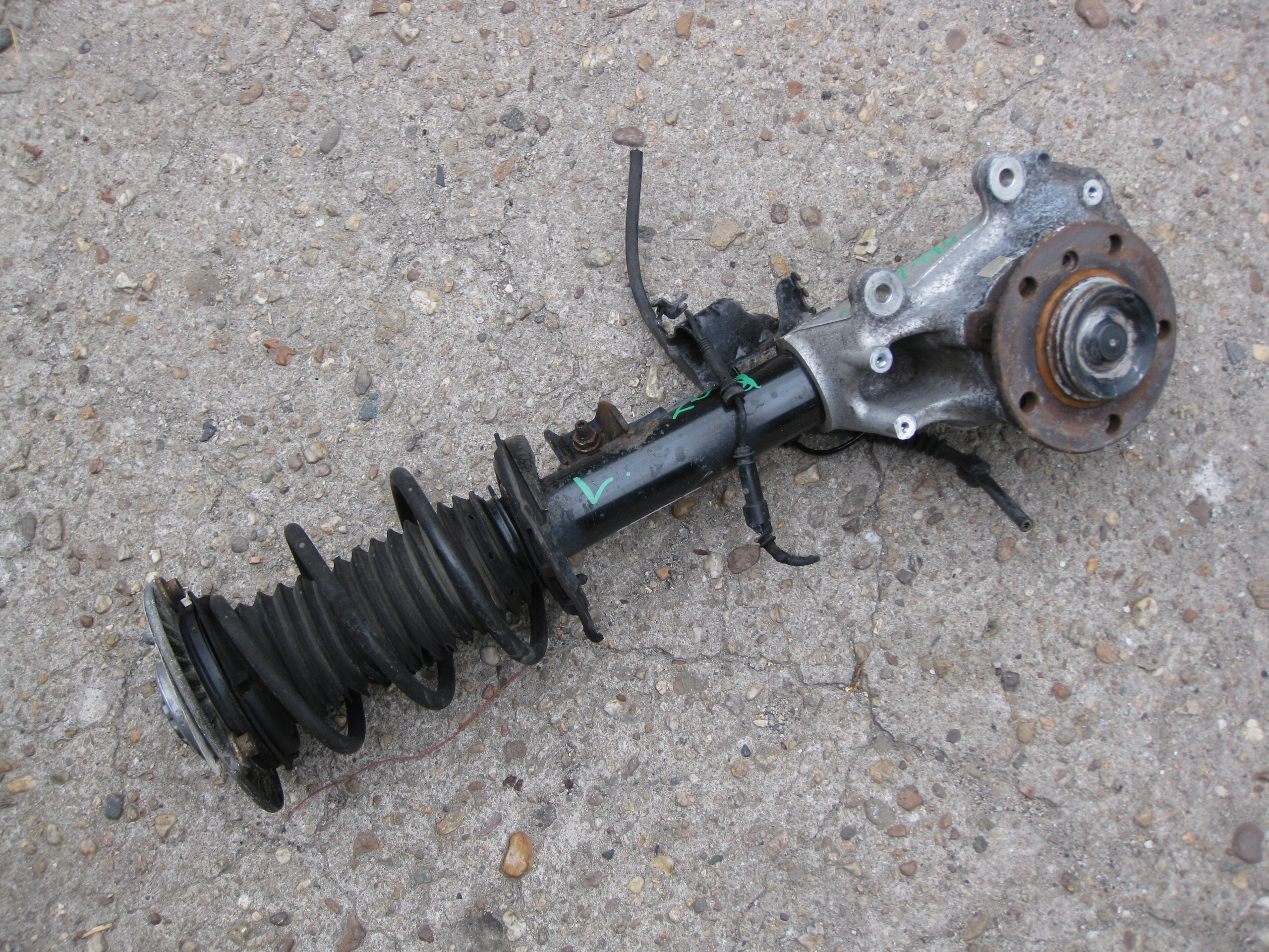 BMW F31 2.0D 14R McPherson left front