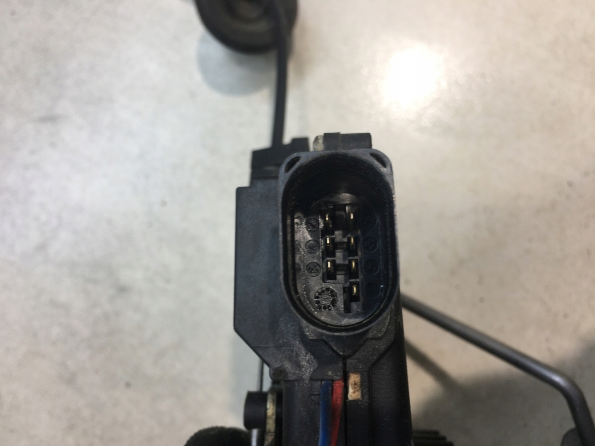 lock door left rear part AUDI A4 B6 7 PIN 4B0839015D