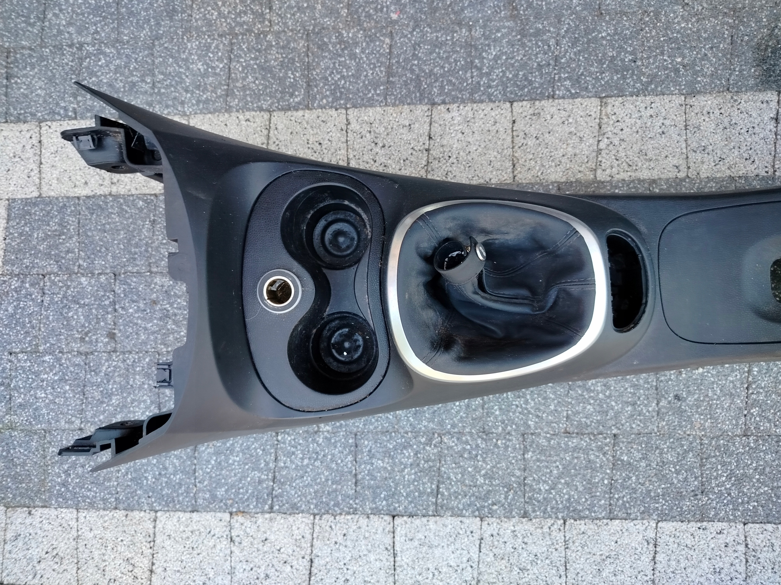 FIAT 500L TUNEL media