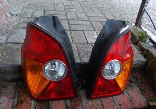 HYUNDAI TERRACAN LEWA I PRAWA TYLNA LAMPA ORYGINAŁ