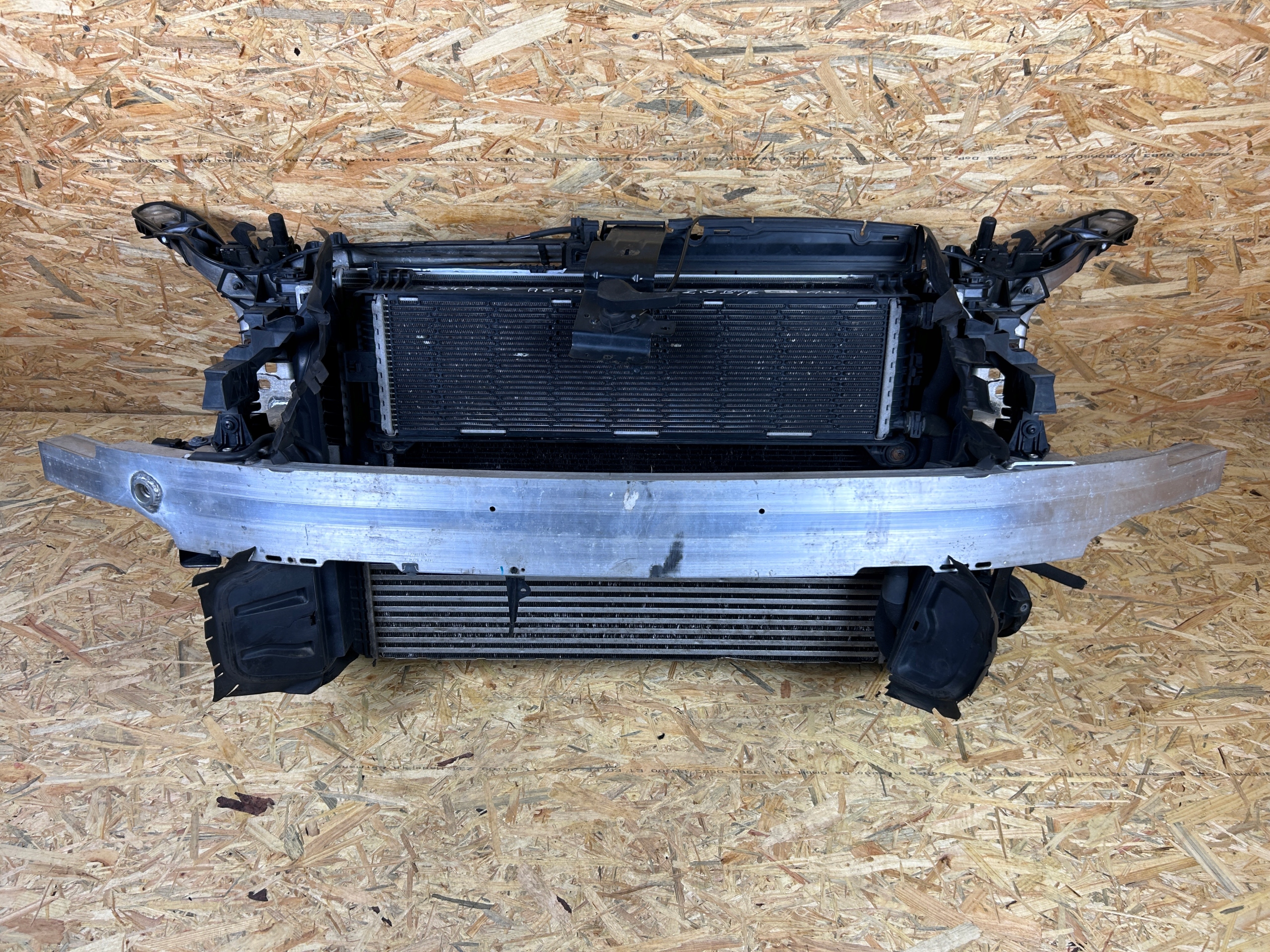 PAS PRZEDNI BELKA CHŁODNICE AUDI A6 C8 4K 2.0H 21-