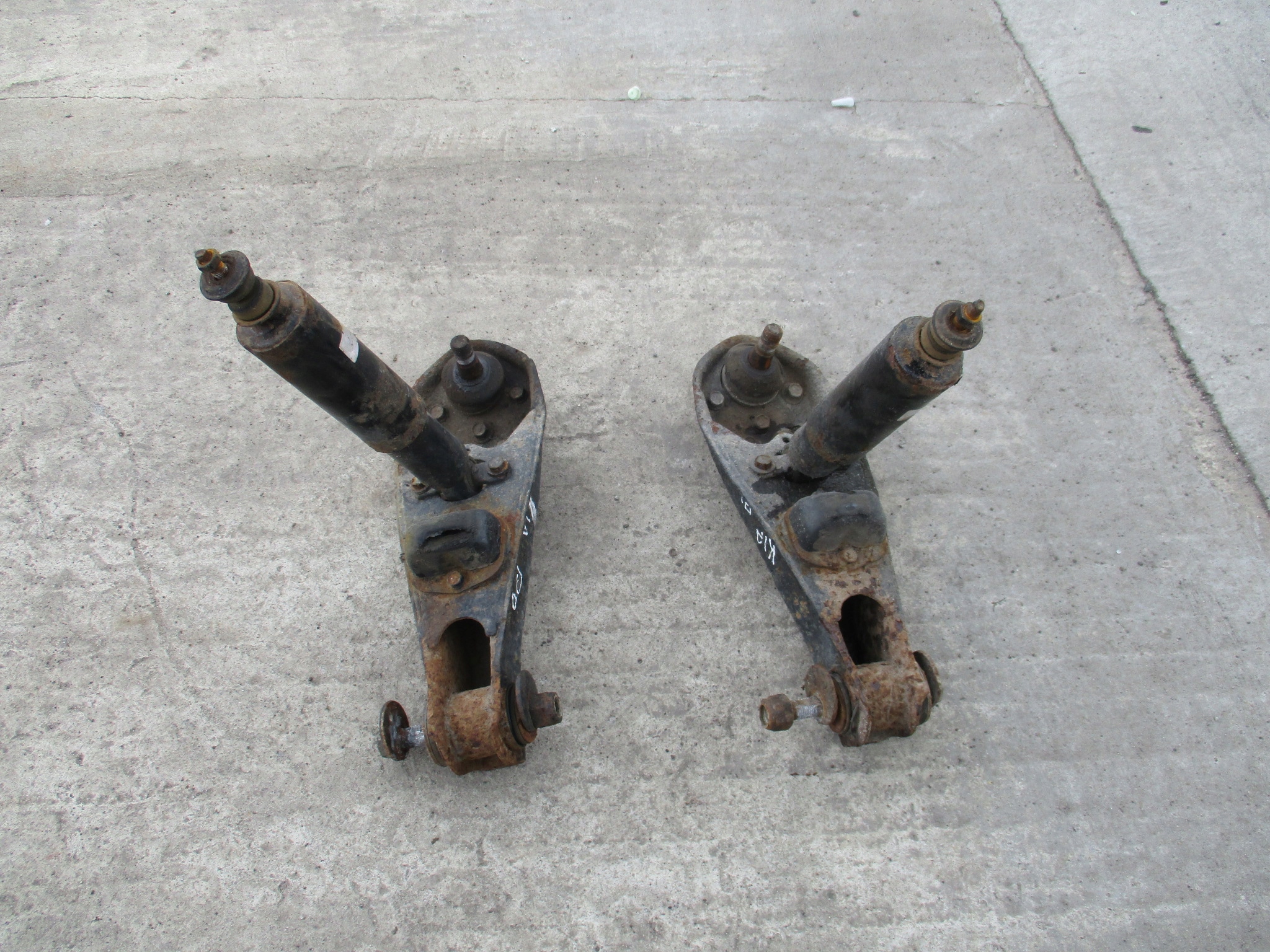 Kia K2500 K2700 Bongo Amortyzator wahacz przód PL