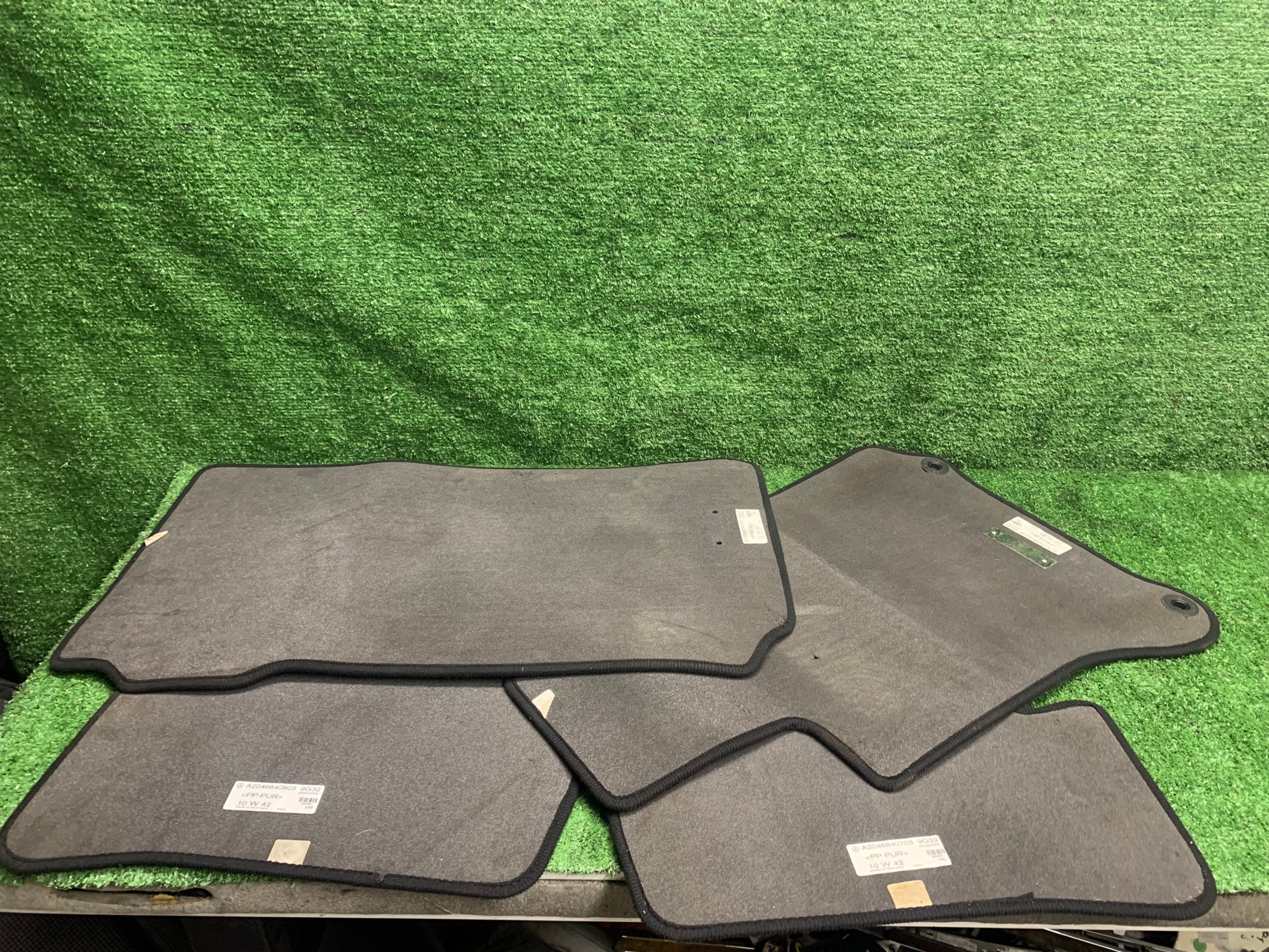 mats WELUROWE KOMPLET MERCEDES W204