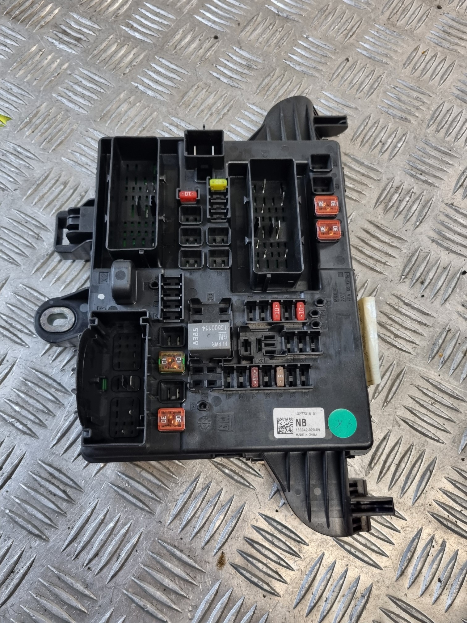 Module fusibles BSI 13277318 OPEL INSIGNIA A 2.0 CDTI