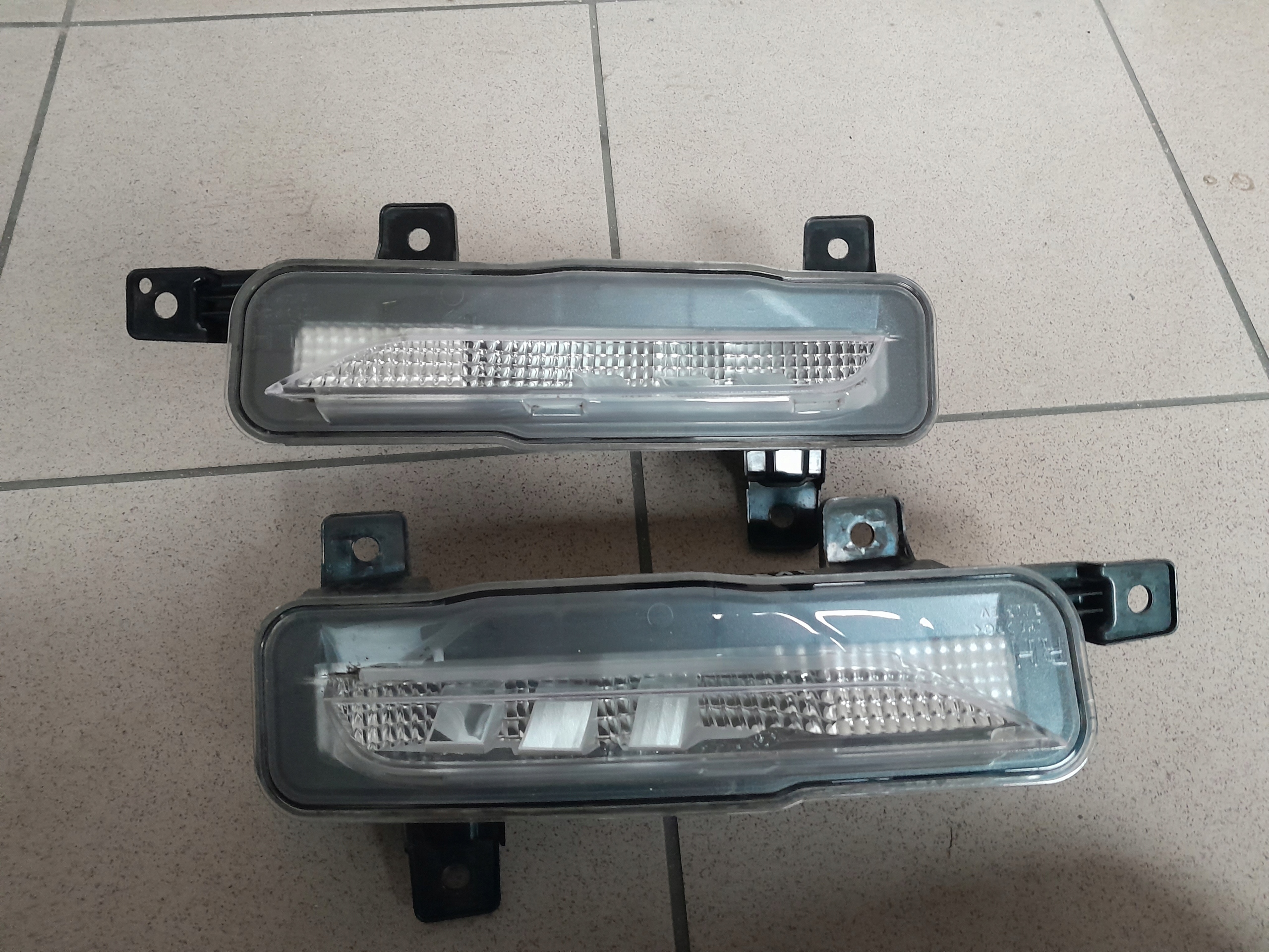 Genesis GV70 2021- фонарь лампочка бампера задний левый правый