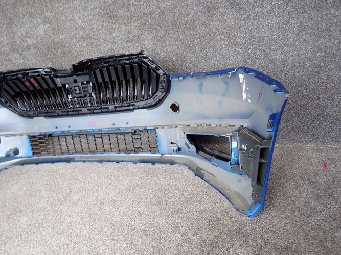 SKODA FABIA IV Frontstoßstange vorne air luft