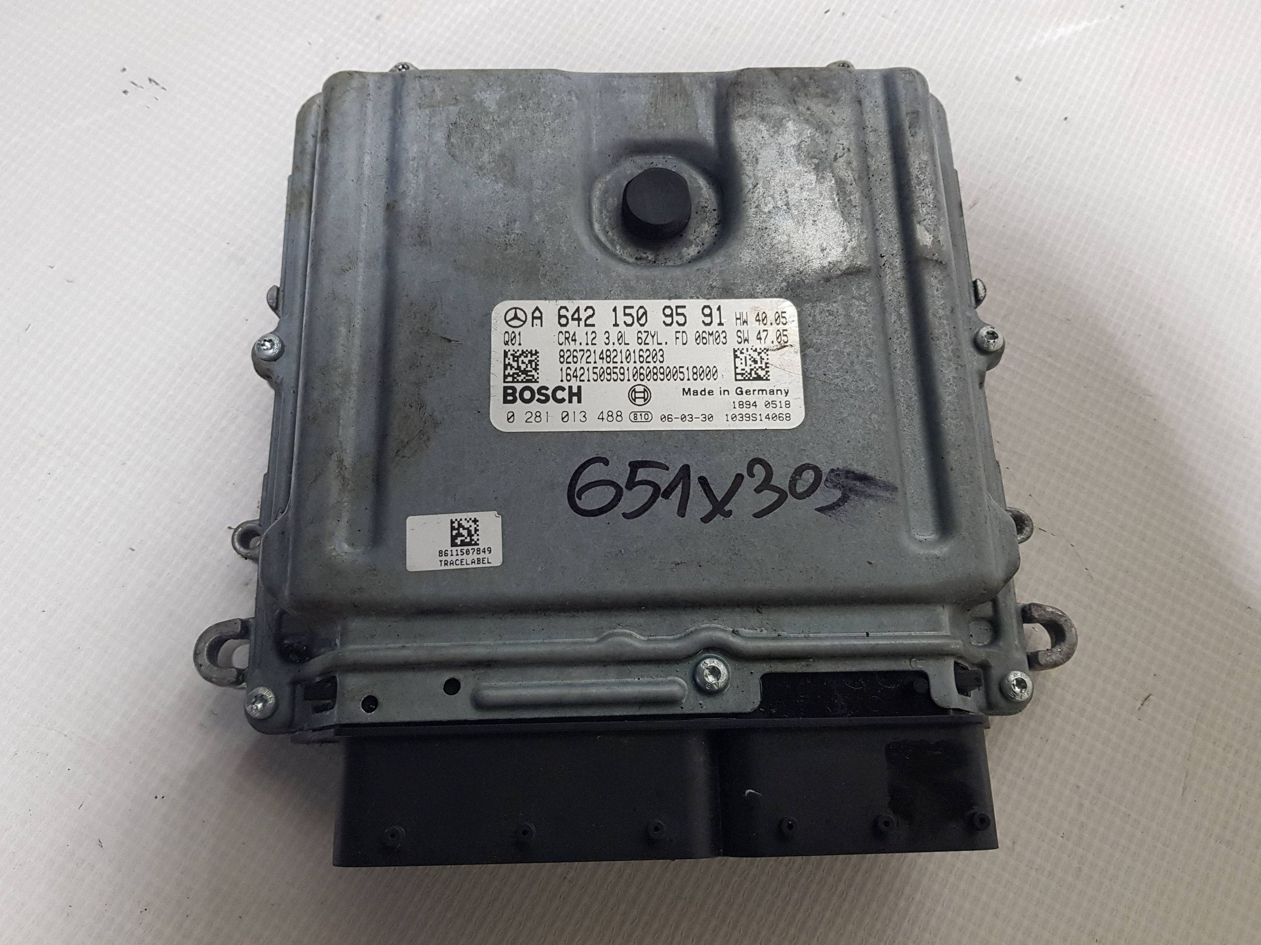 control unit computer of the engine Mercedes ML W164 3.0 cdi v6 a6421509591