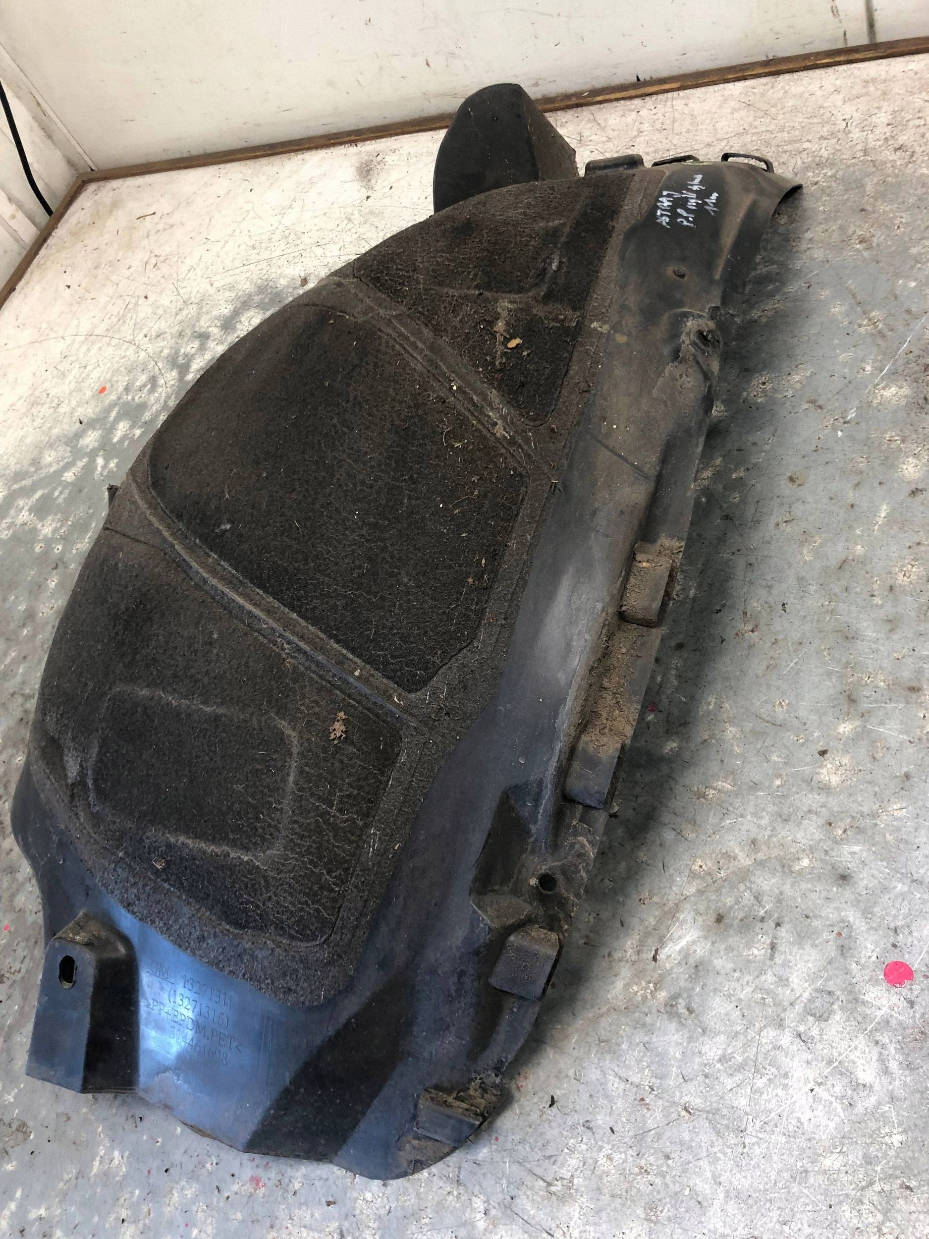 mudguard right front part rear OPEL ASTRA J 13271311