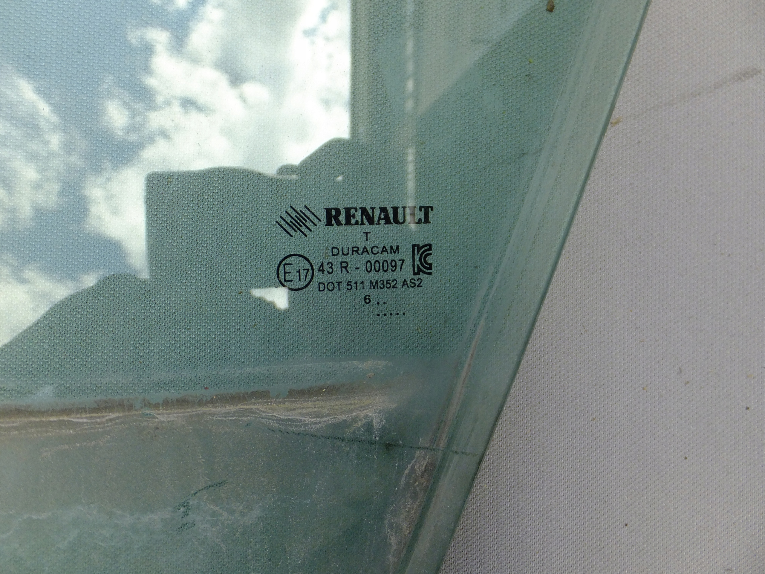 window left front renault clio IV 2016r