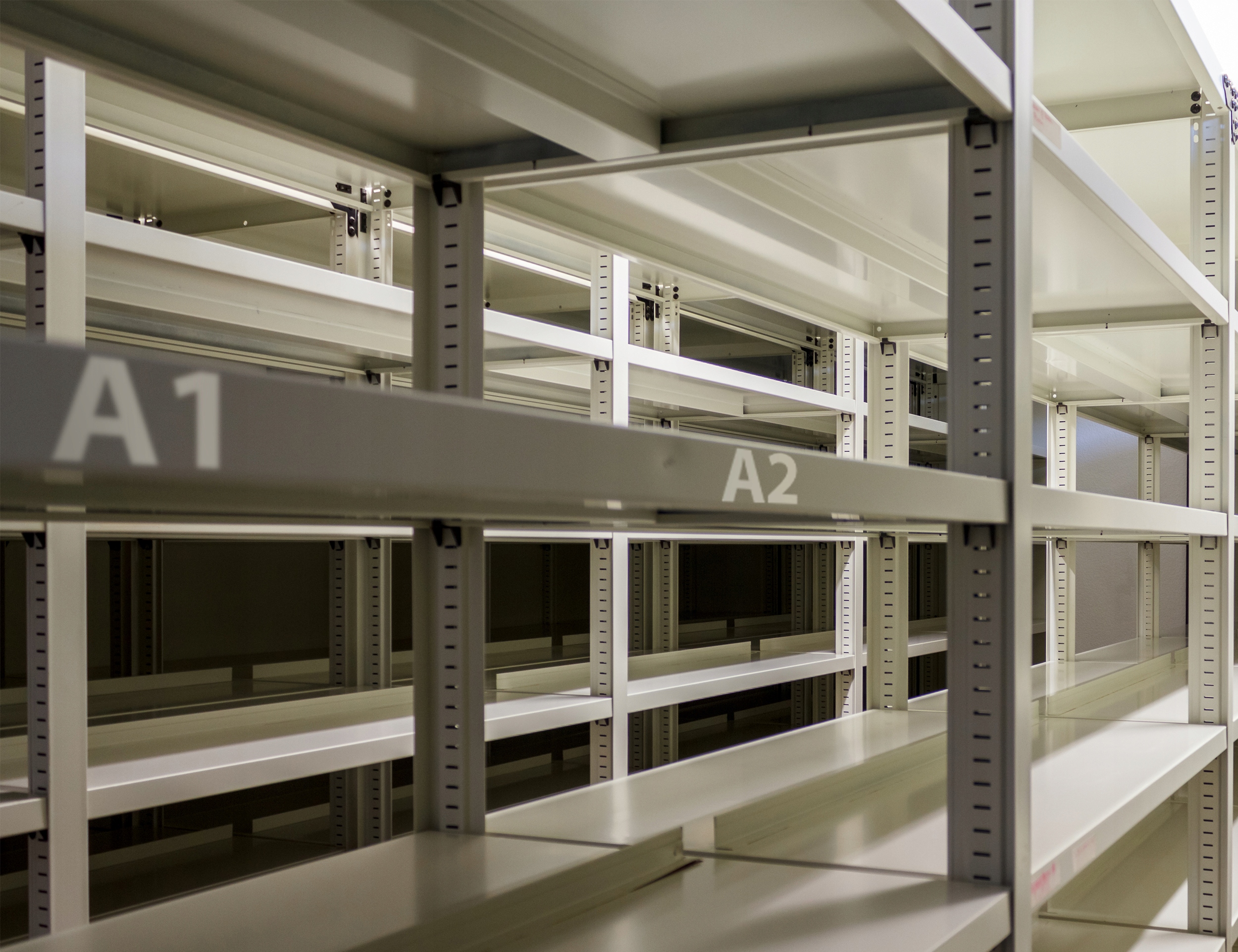 Litery Samoprzylepne zestaw naklejek 10cm białe Materiał naklejka