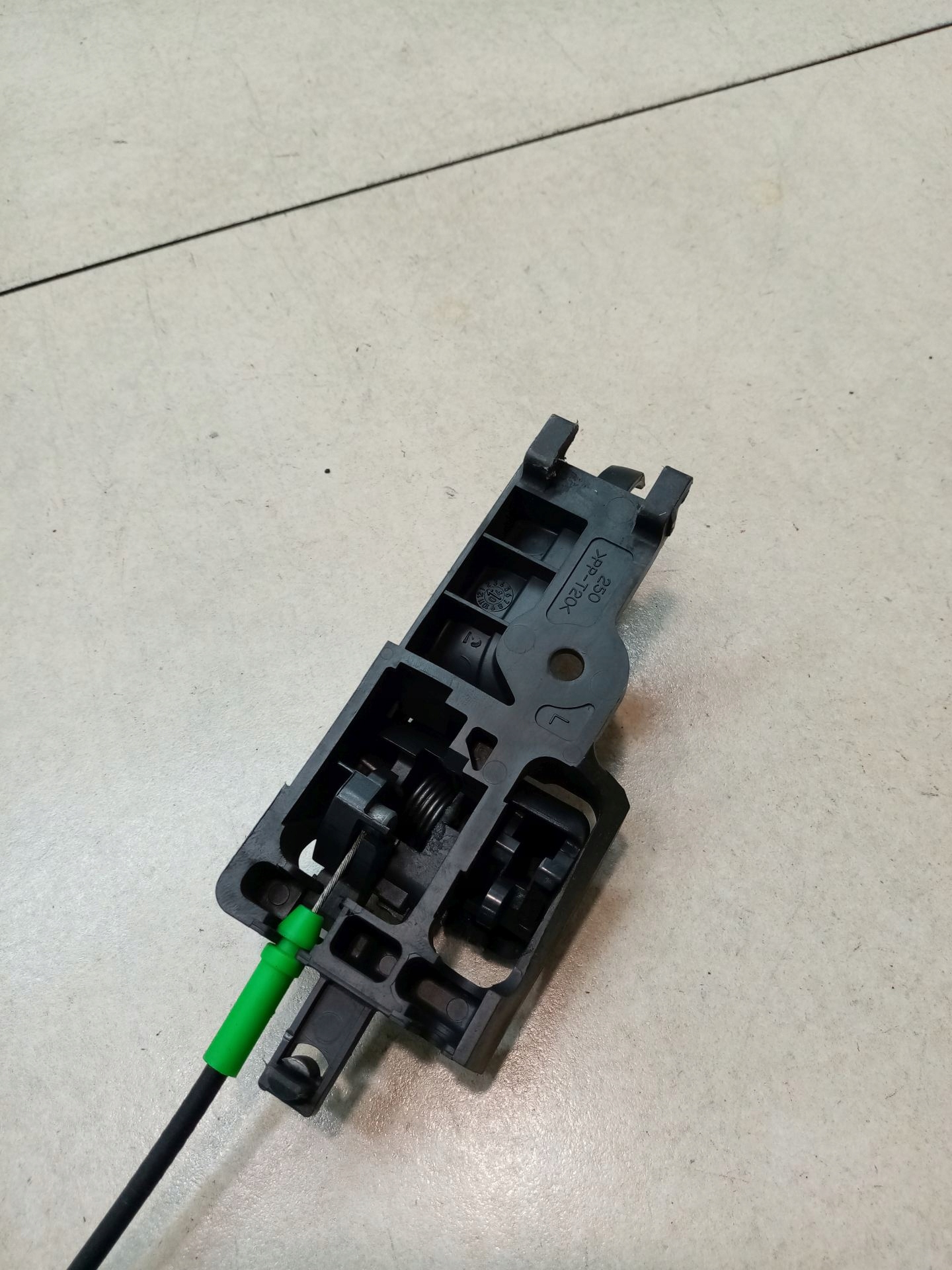 lock door left rear part DAIHATSU CUORE VI