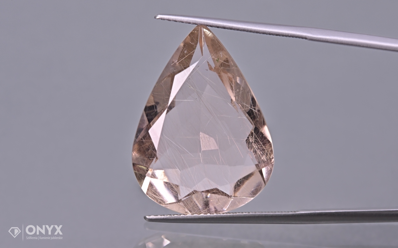 Křemen s rutilem fasetovaná slza 25x18,5 mm