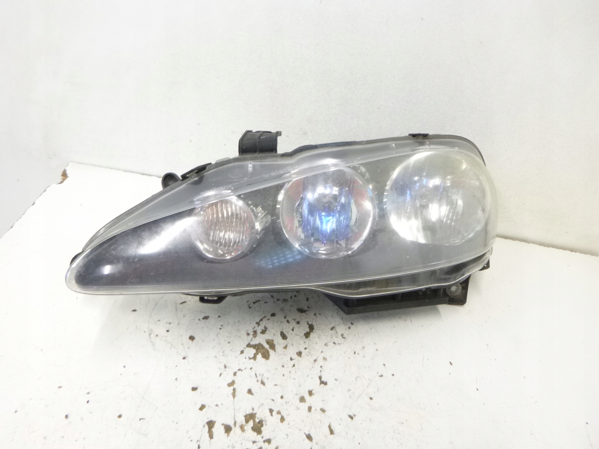 light front left Alfa Romeo 147 2005r.