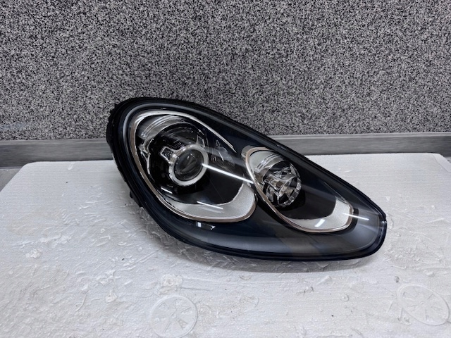 light right Porsche Cayenne 7P LIFT 2016 Bi Xenon Led positioning