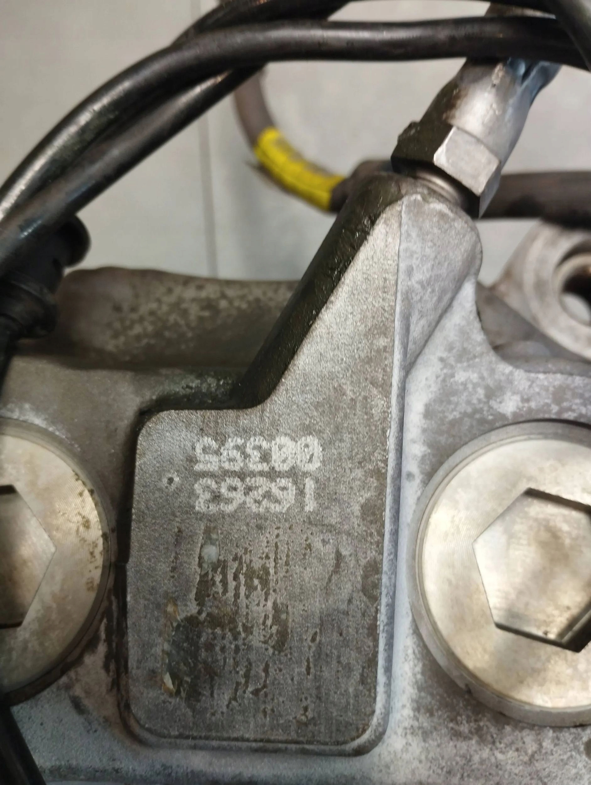 Mercedes-Benz GLC X253 2.0 CGI caliper right front 1626300395