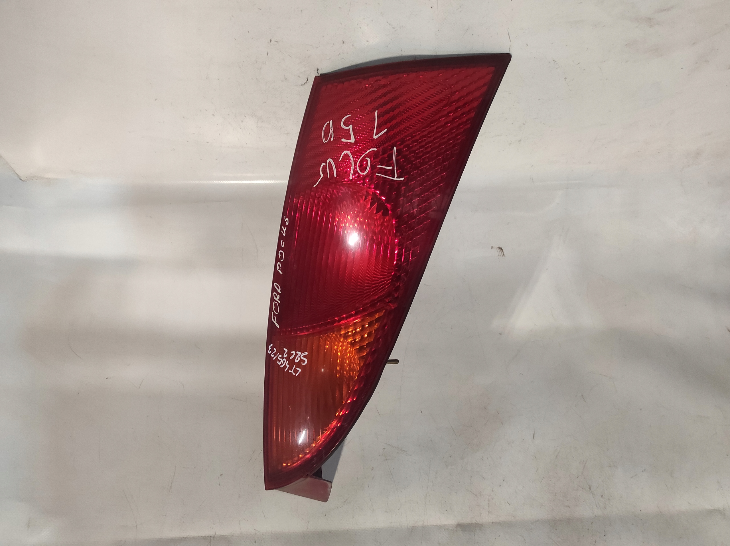 light right rear part rear FORD FOCUS MK1 HB