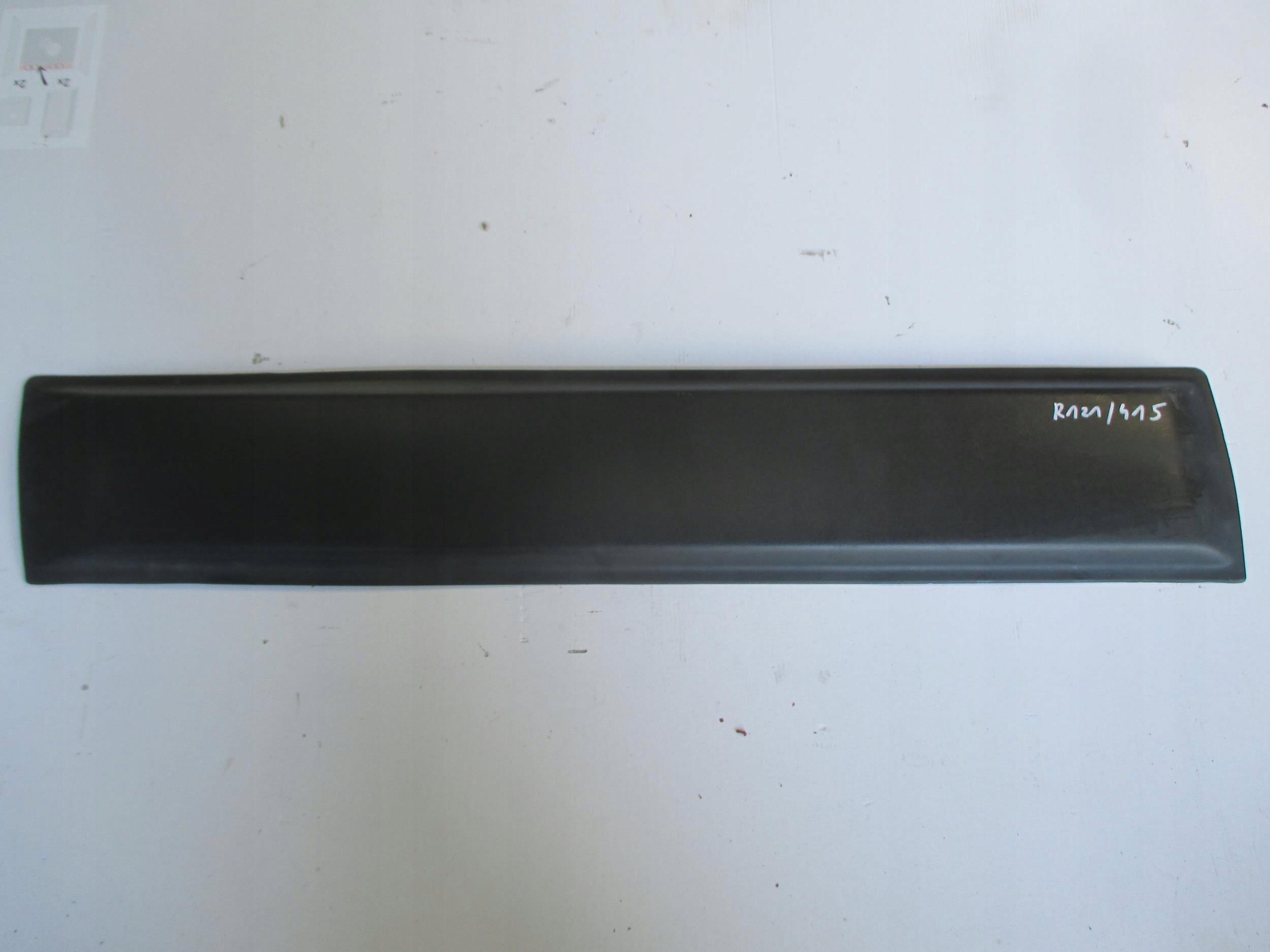 DACIA DUSTER 1 I 10-17 LISTWA DRZWI LEWY PRZÓD