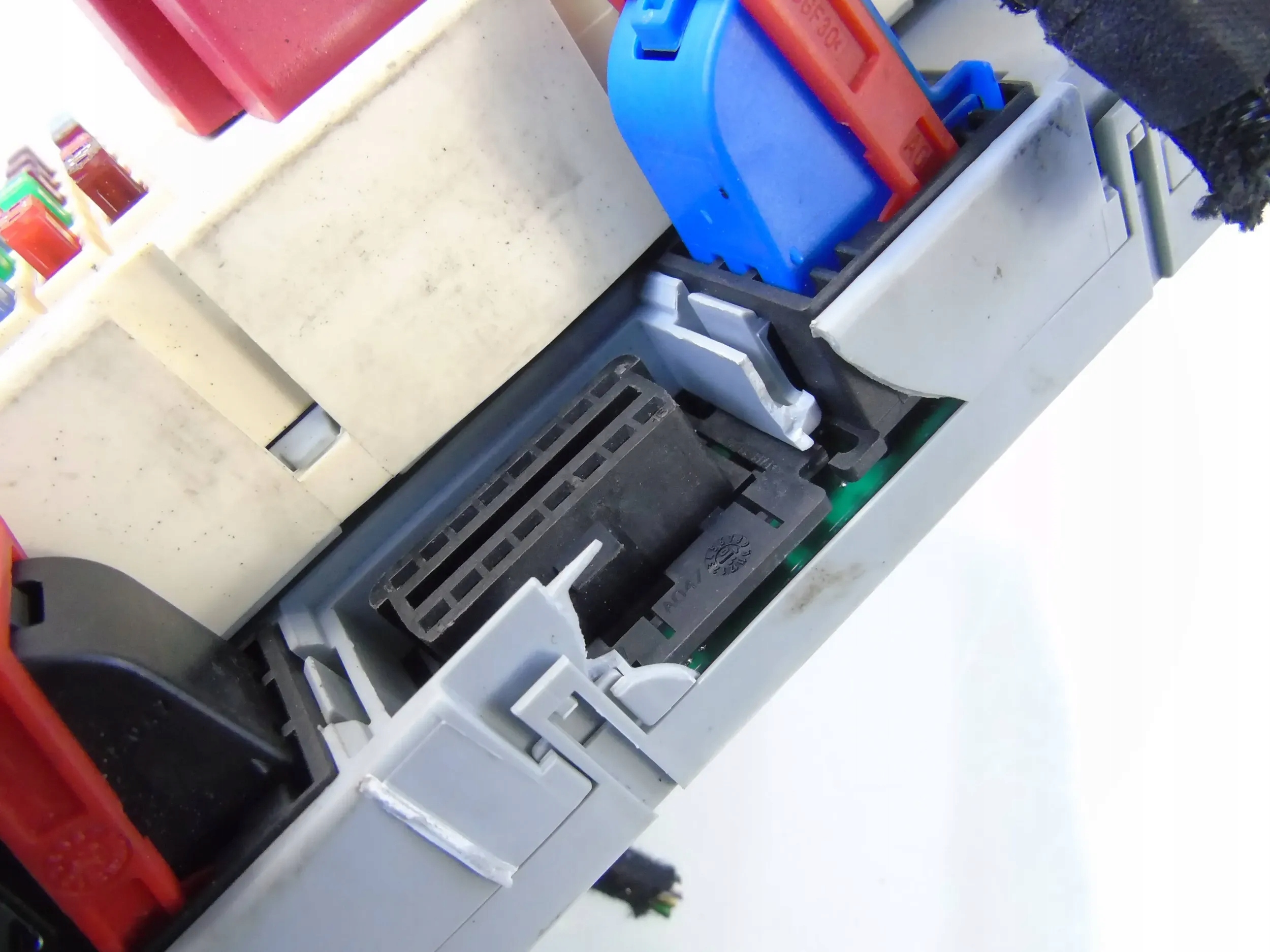 SKRZYNKA BEZPIECZNIKÓW BSI ALFA ROMEO BRERA 60694593 Producent części Alfa Romeo OE