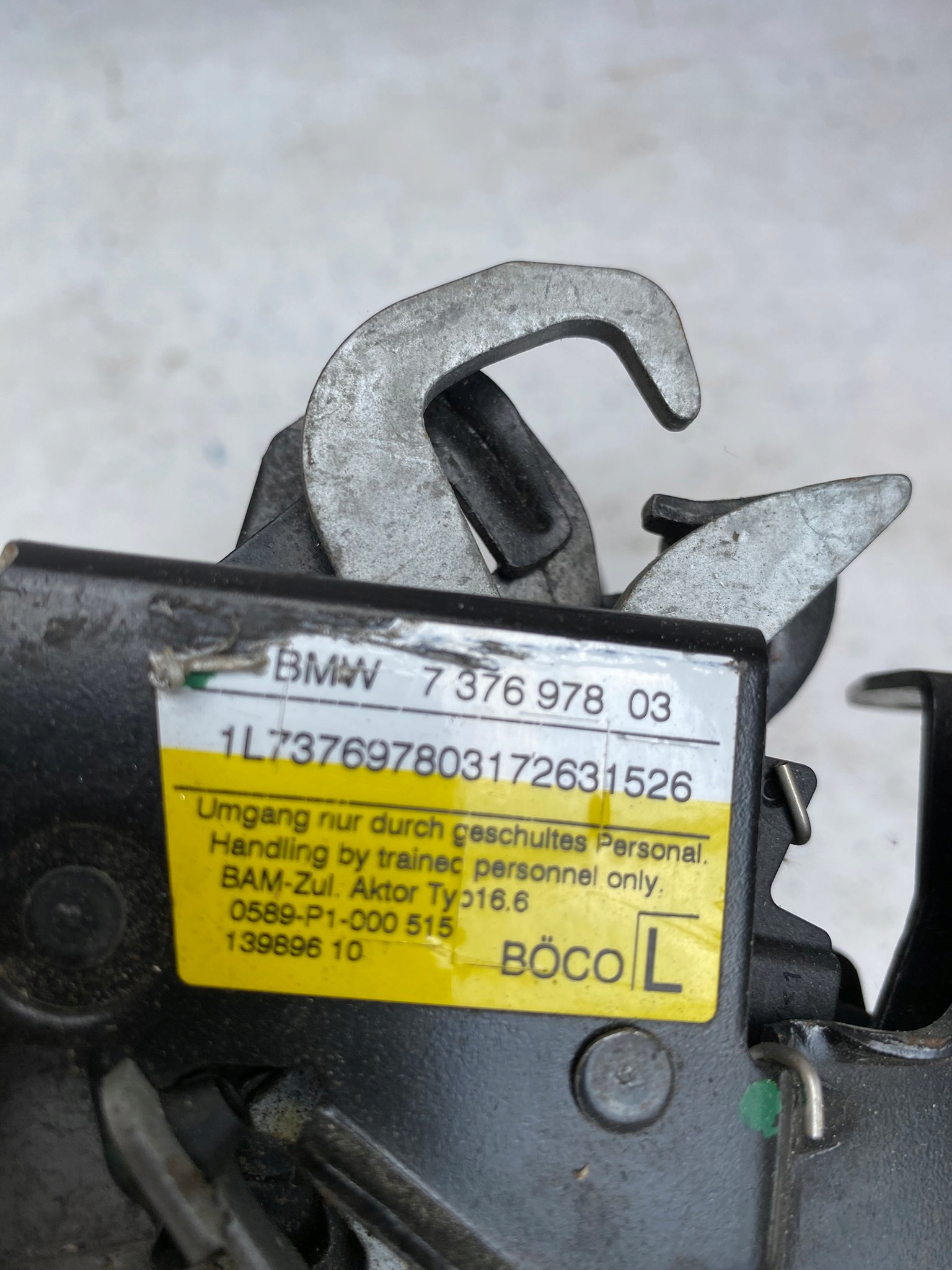BMW X1 F48 15- bonnet latch lock left 737697803