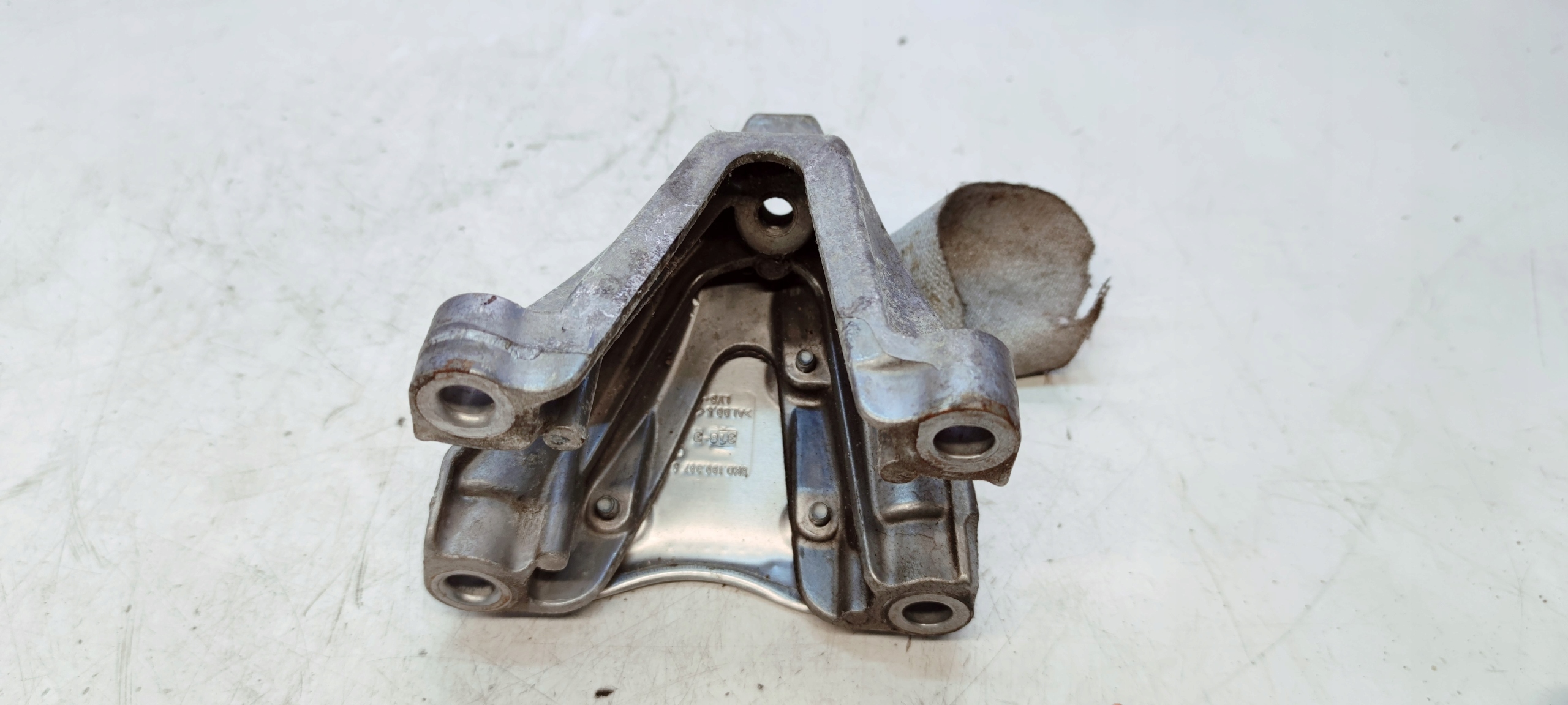 engine mount left AUDI A4 B8 A5 8T A6 C7 A7 3.0 TDI 8K0199307BJ