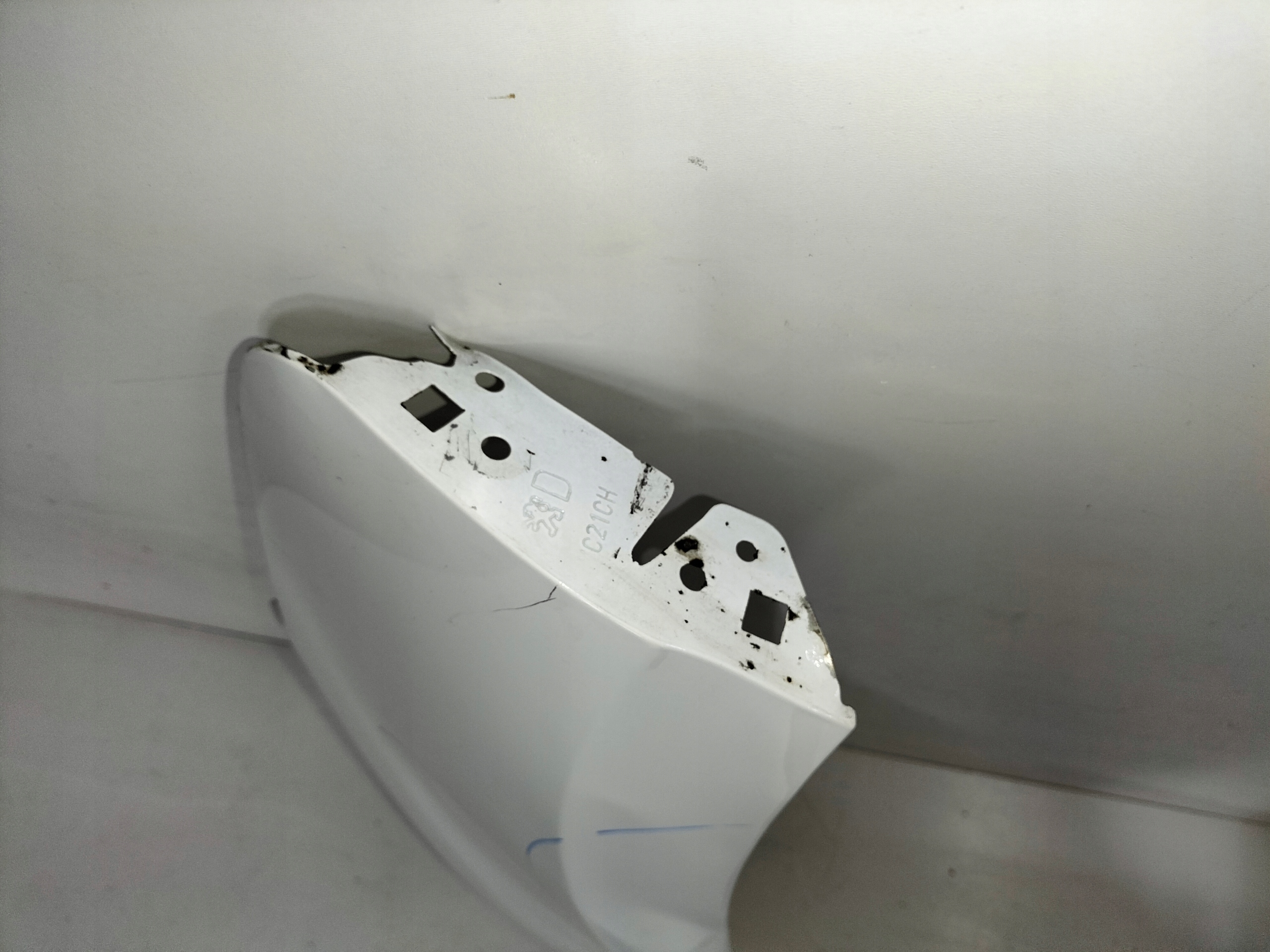 fender front front right PEUGEOT 208 12-19