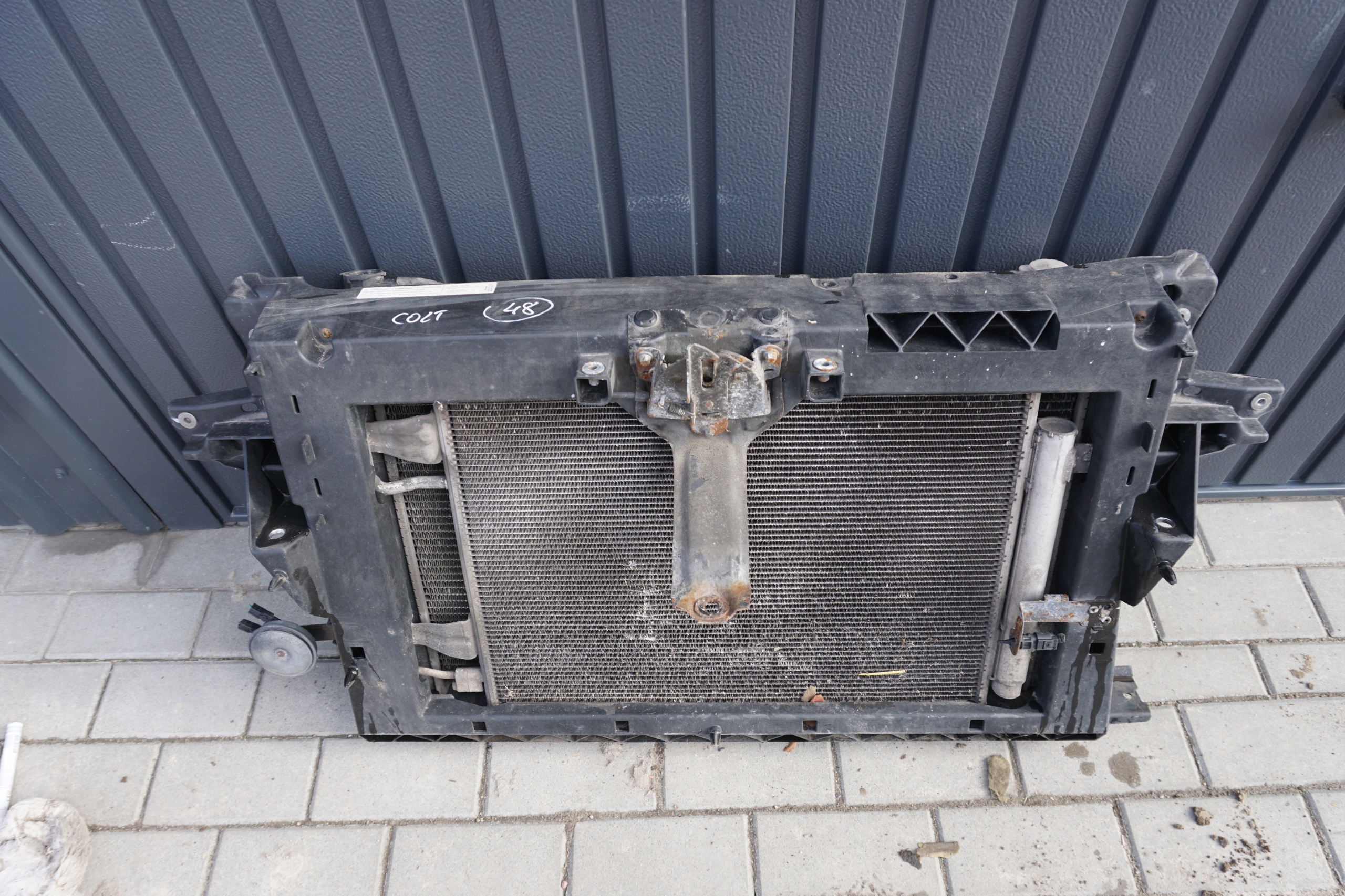 MITSUBISHI COLT PAS PRZEDNI CHLODNICA WENTYLATOR 1