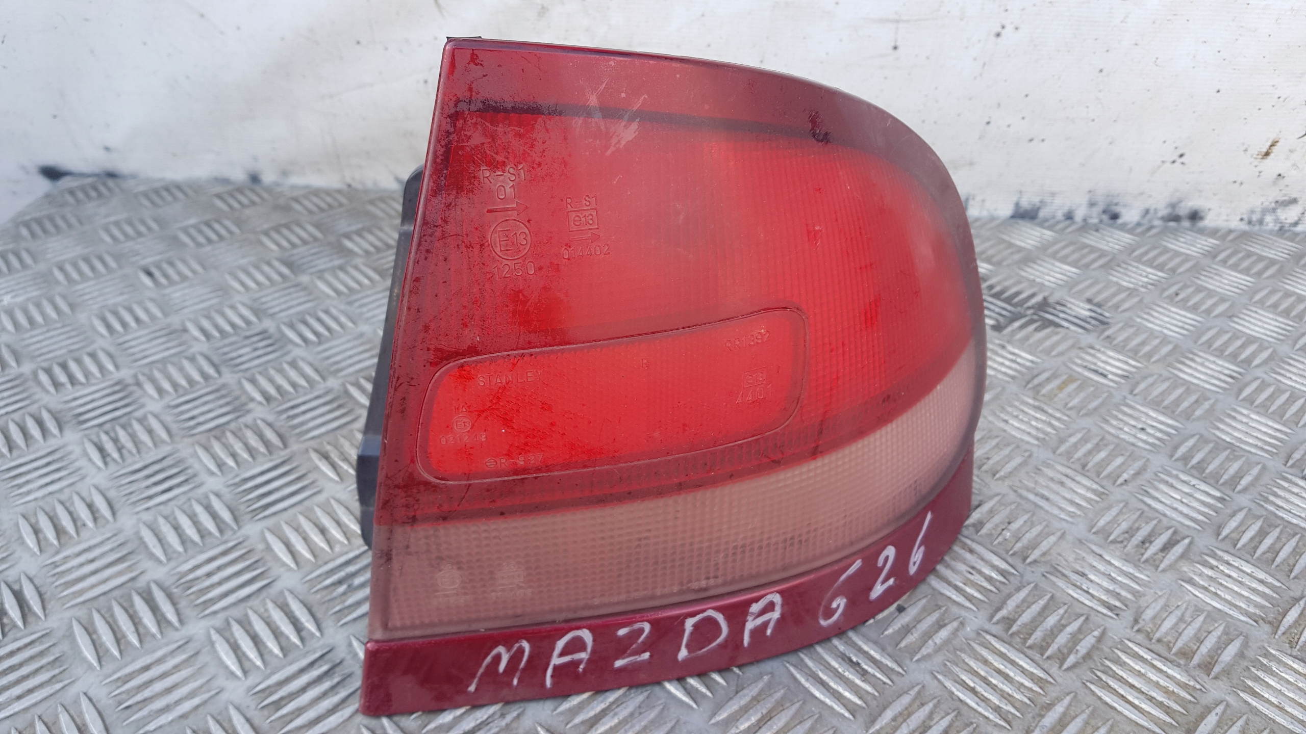 MAZDA 626 IV light right rear part