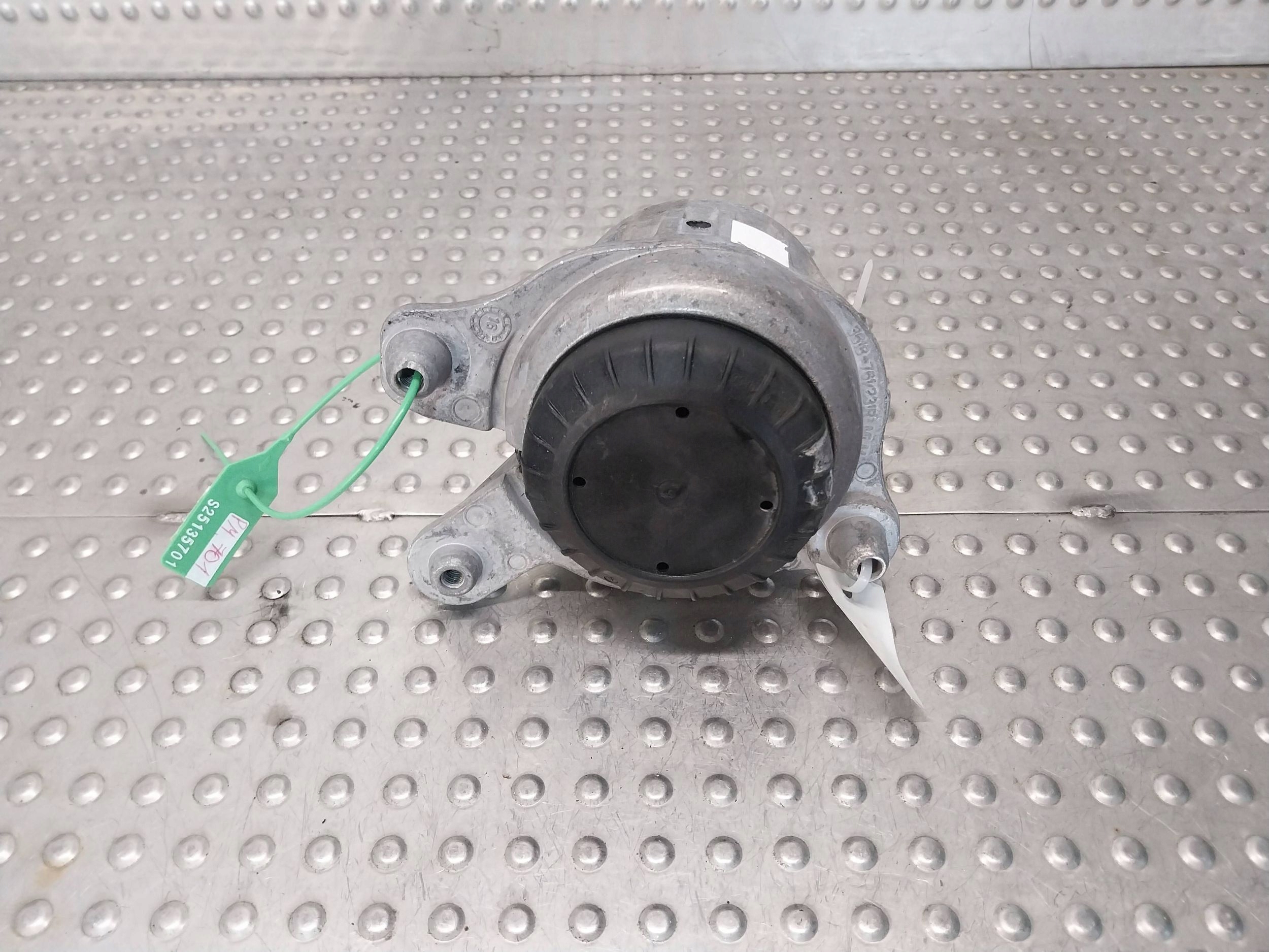 engine mount right A2132403400 MERCEDES W213 W238 2.0CDI