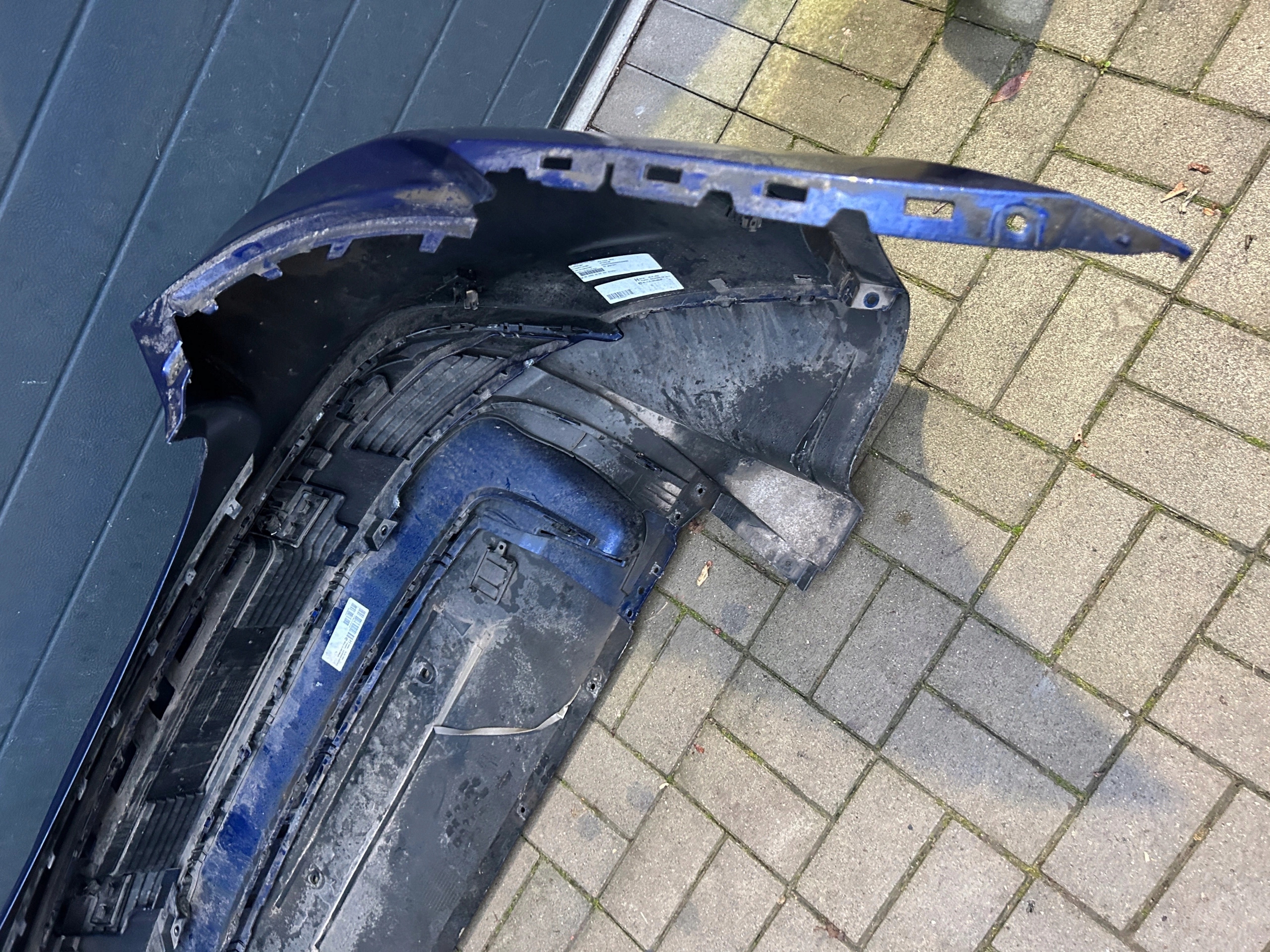 PORSCHE TAYCAN TURBO STOSSSTANGE HECK 9J1807421