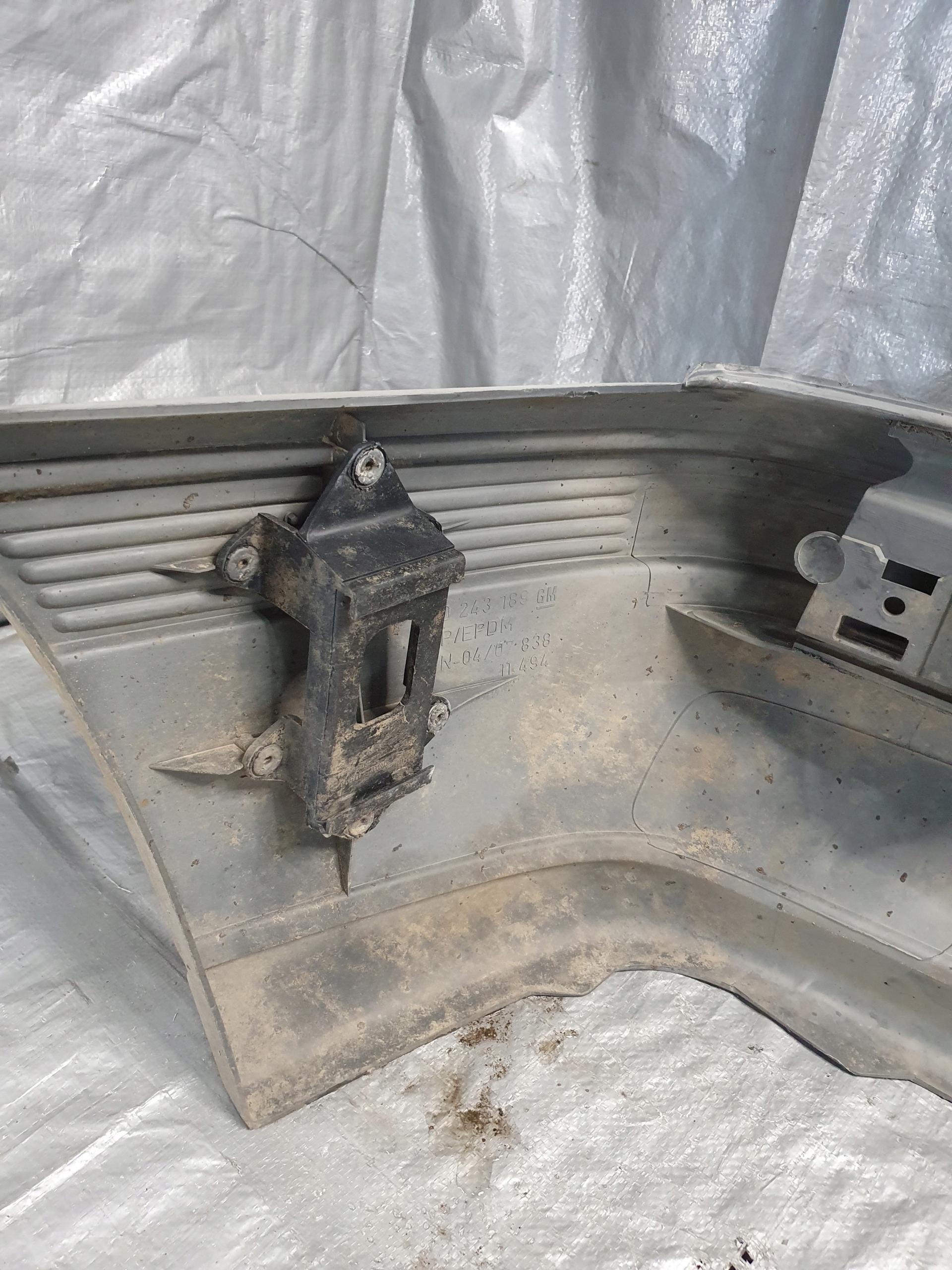 nárazník předek OPEL KADETT E LIFT 89-91R