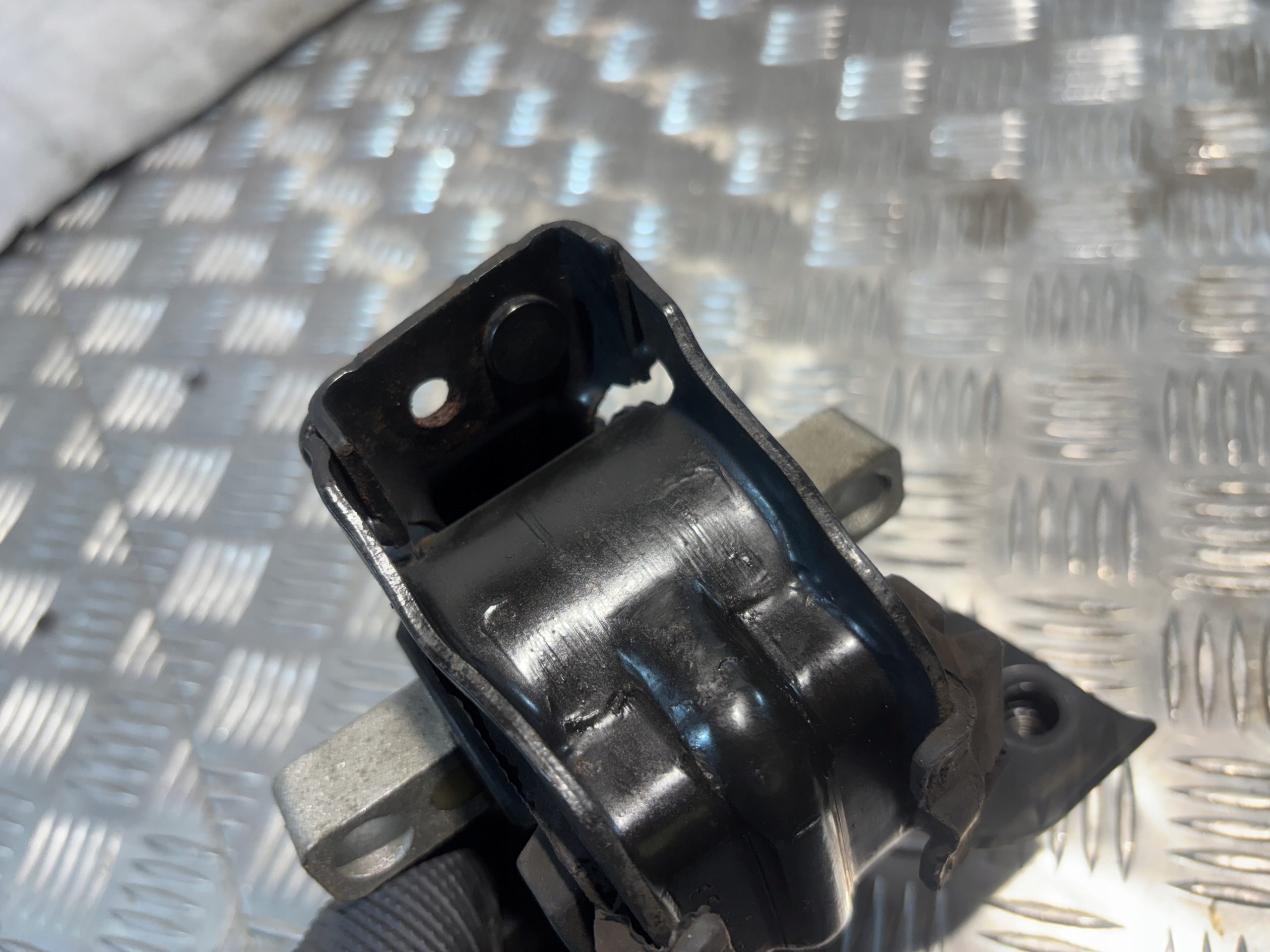 engine mount Seat Ibiza IV 4 1.2B 6Q0199555AR