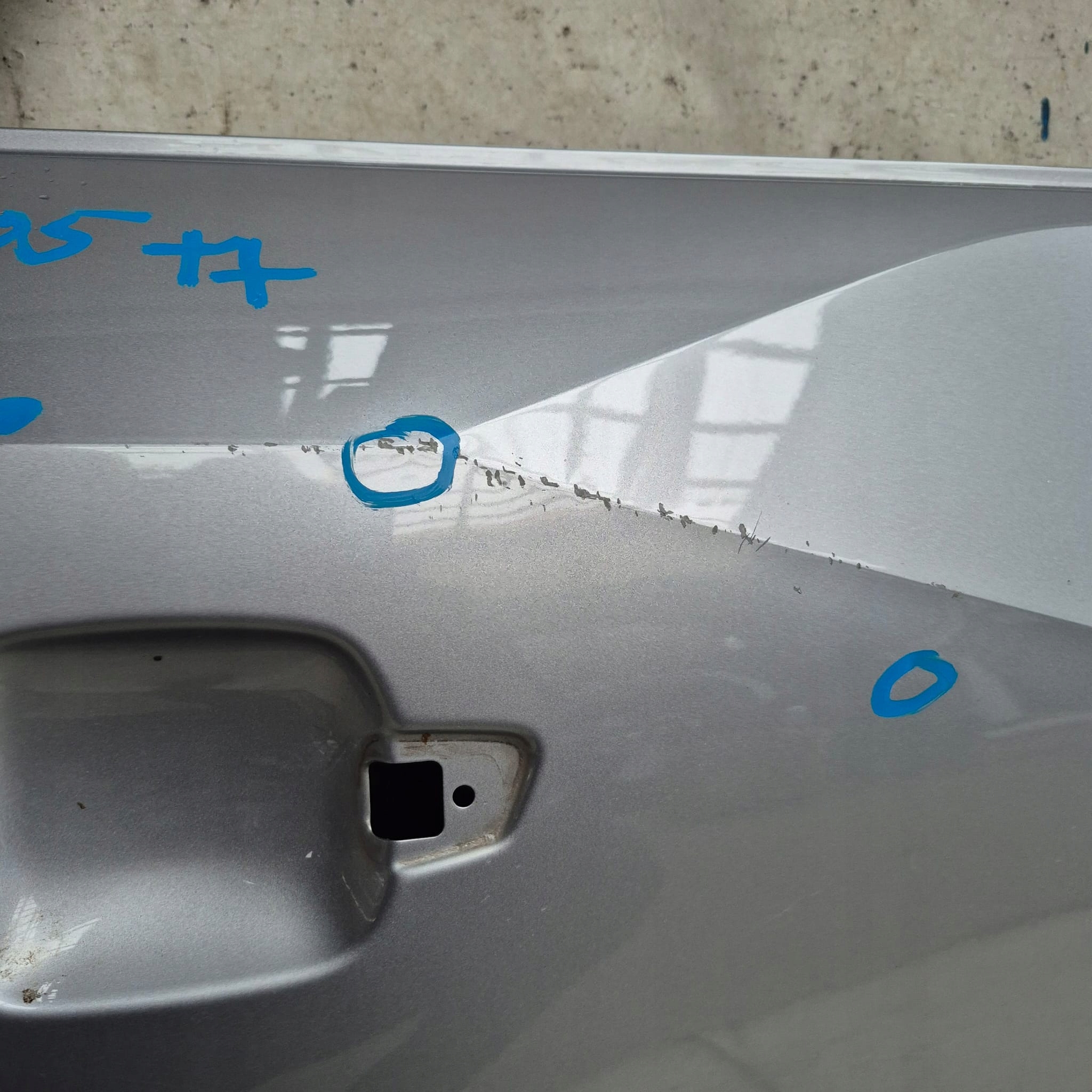 AUDI Q2 81A 16- door right rear part rear.