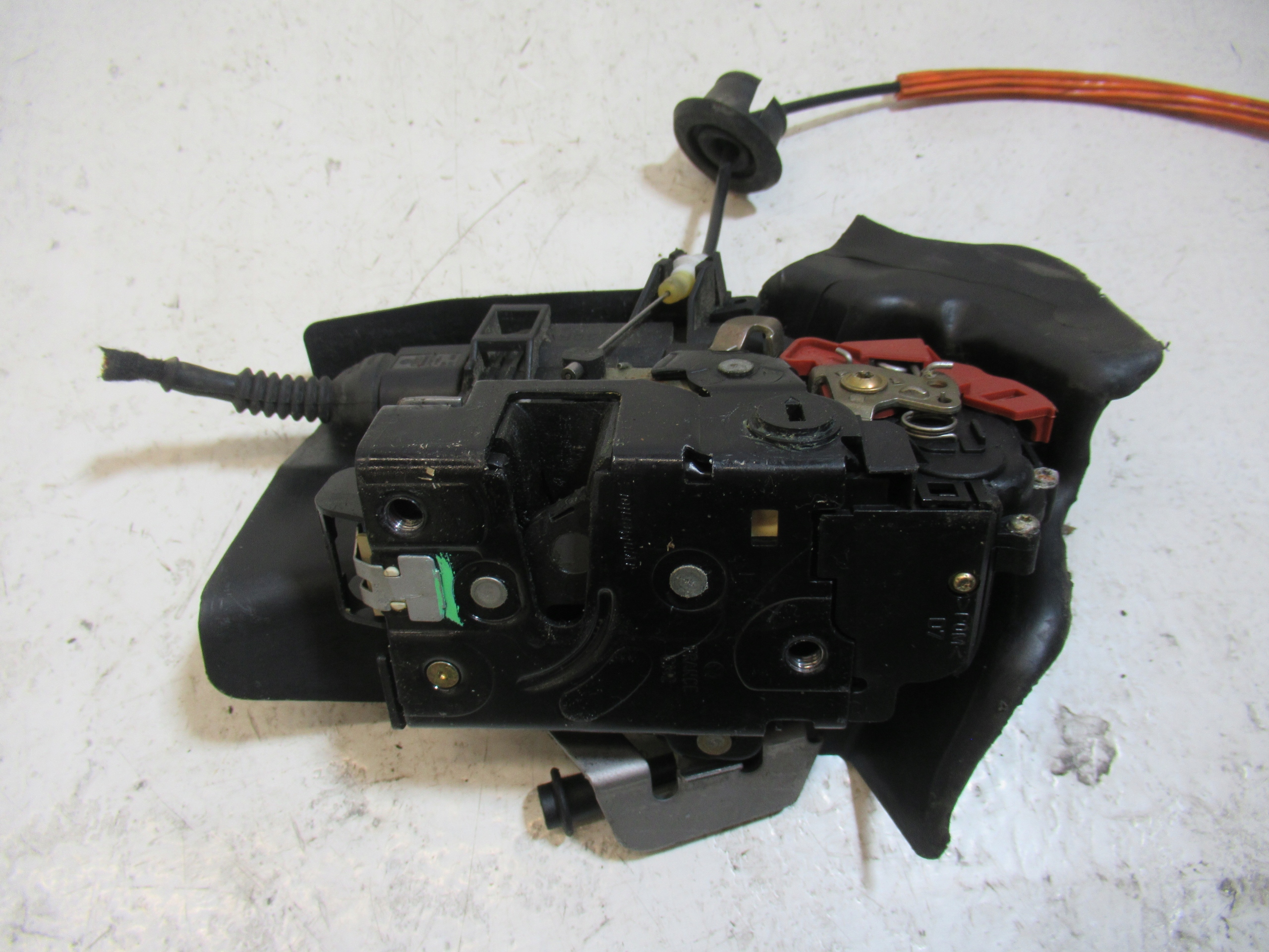 lock door CENTRALNY right rear part rear AUDI A4 B6 8E0839016C