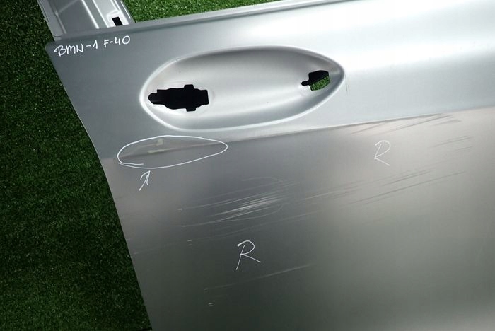 BMW F40 1 door right front front