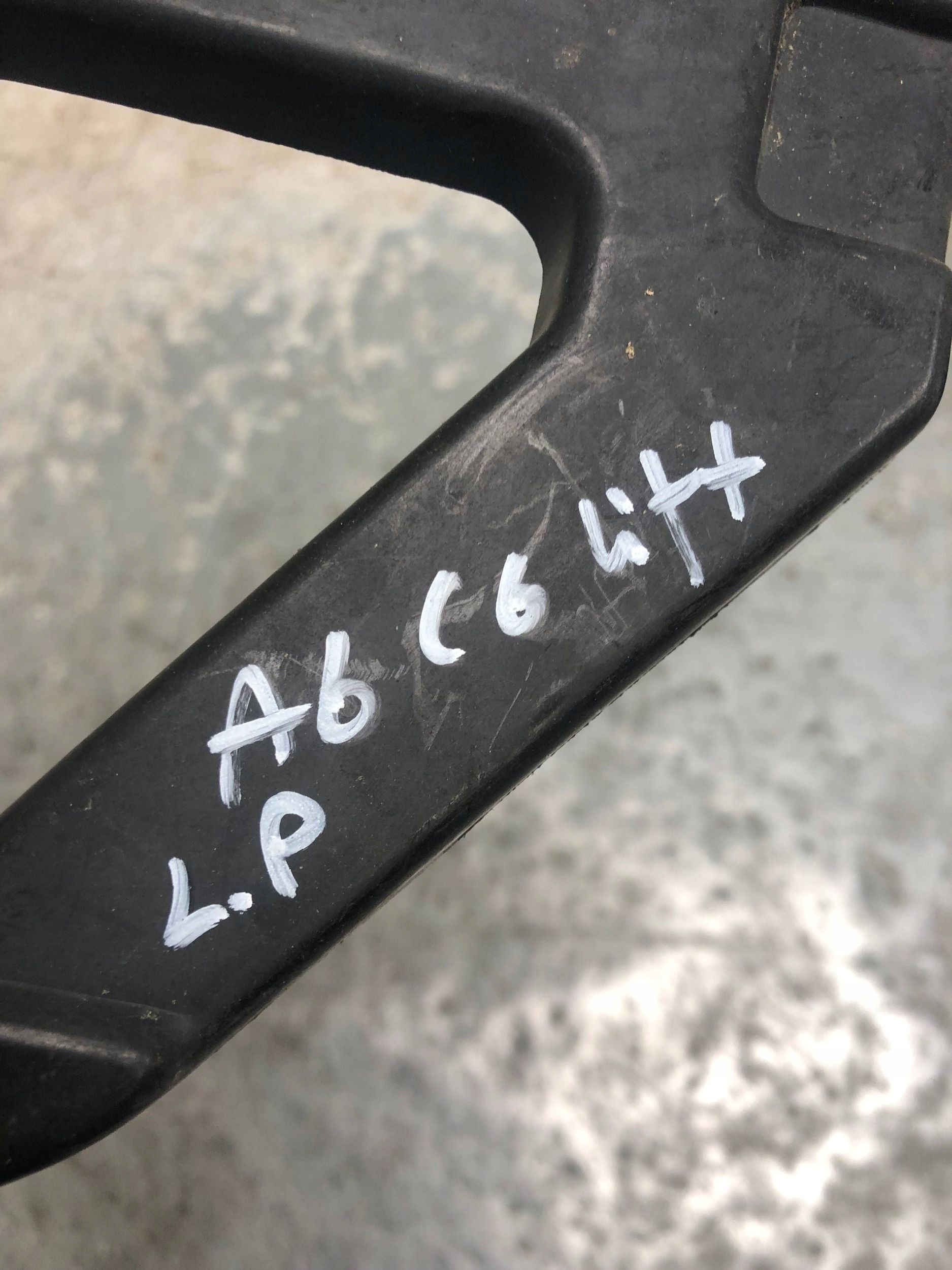 bumper bracket left front AUDI A6 C6 LIFT 4F0807227
