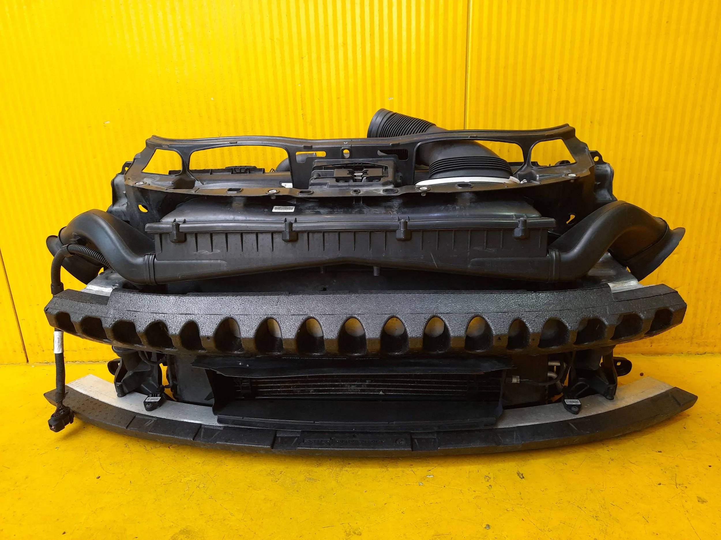 Panamera 970 4.8 PAS PRZÓD CHŁODNICE 97010606106